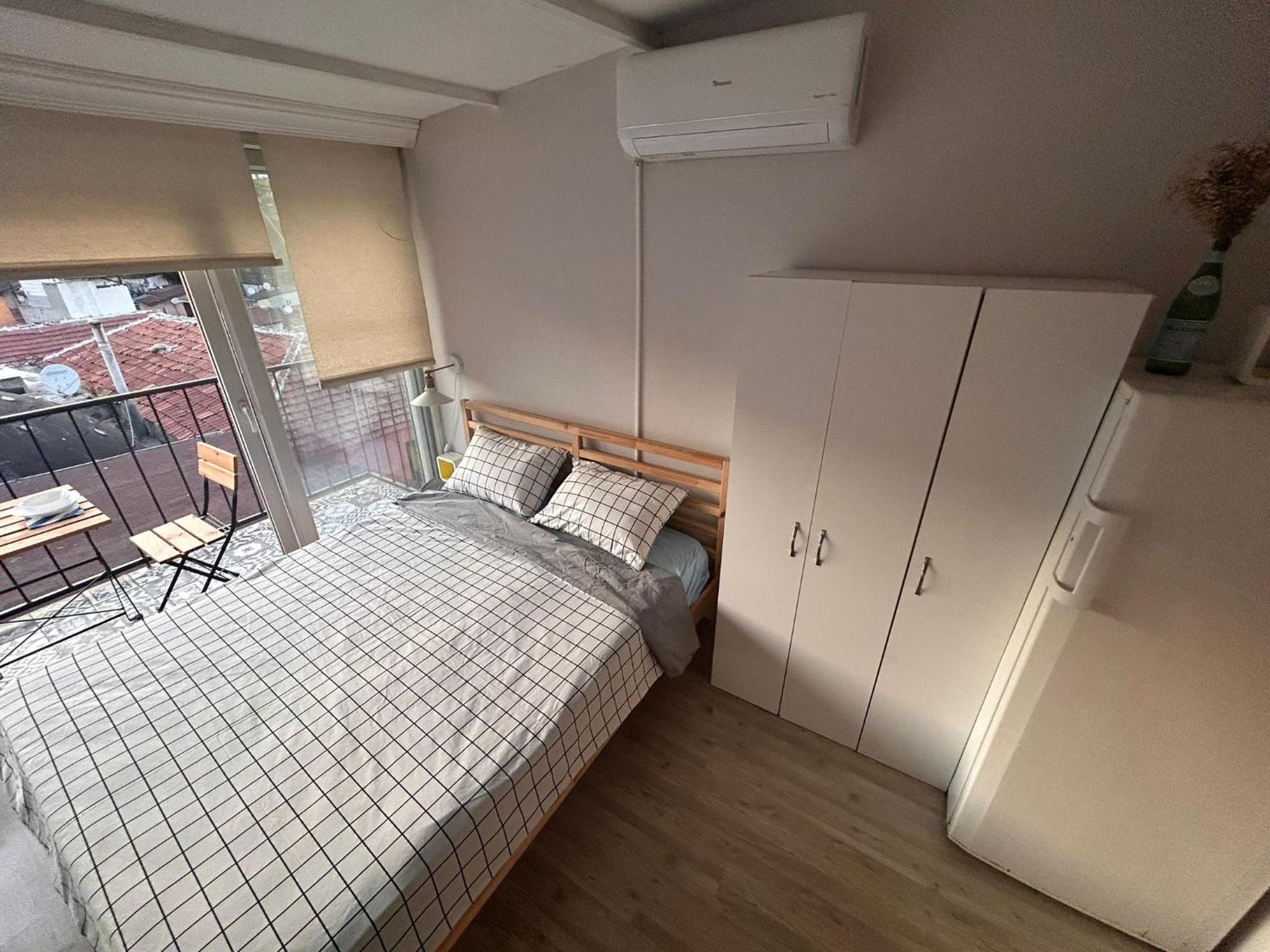 One-Bedroom Apartment with Sea View and Balcony photo 2