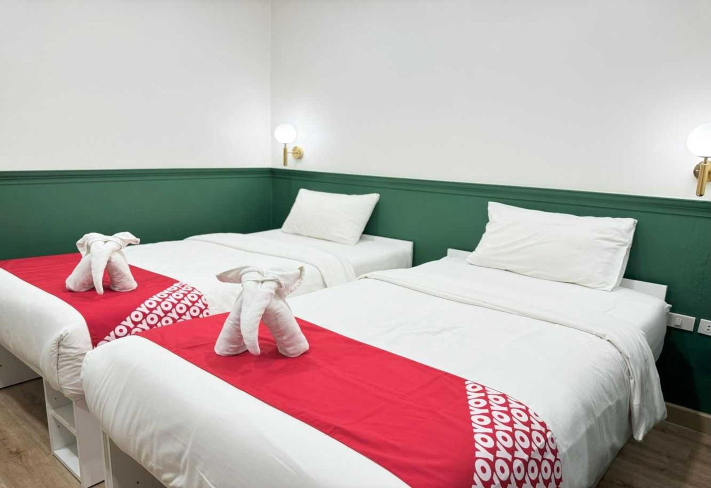 Suite - Photo 1