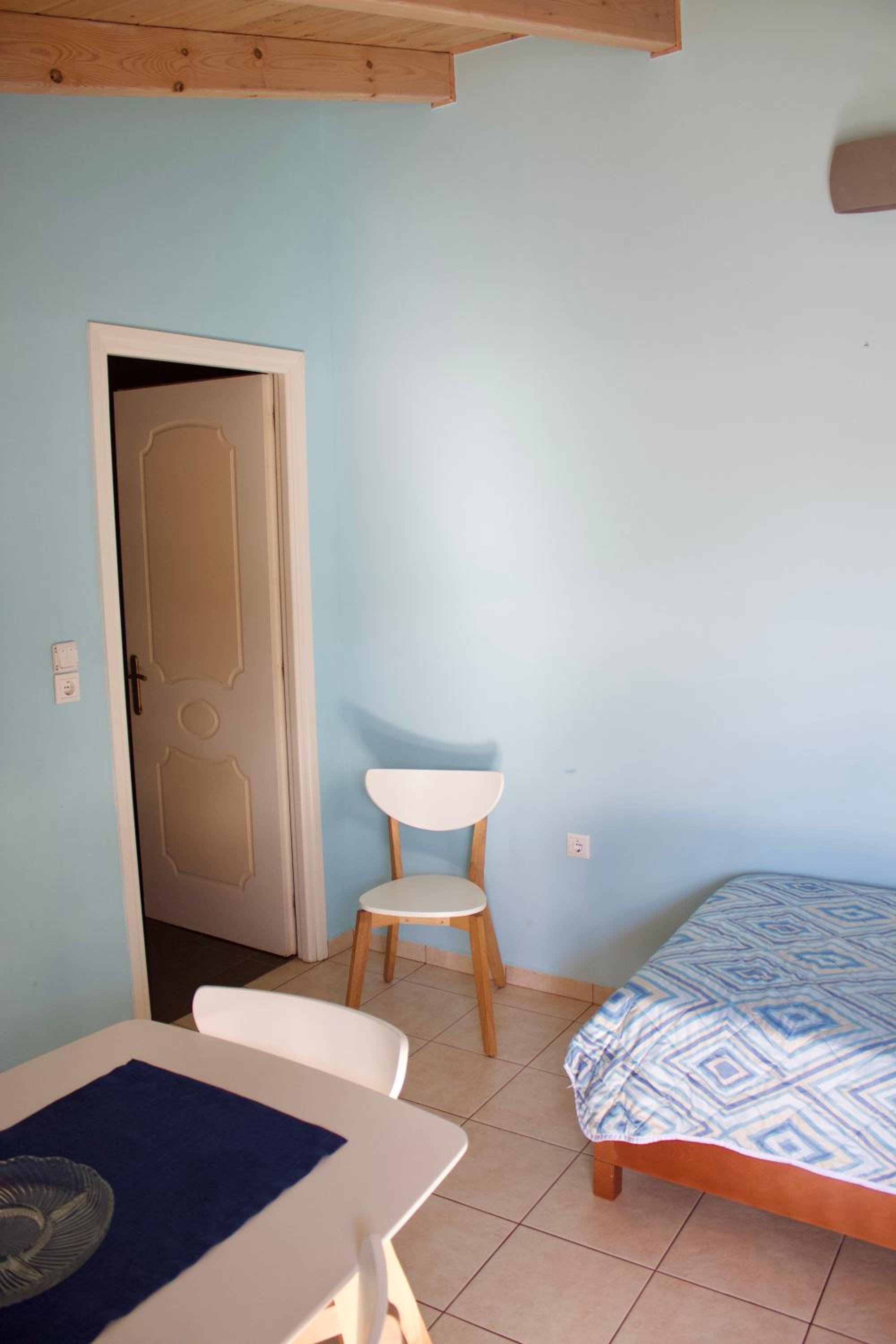 Studio with Garden View