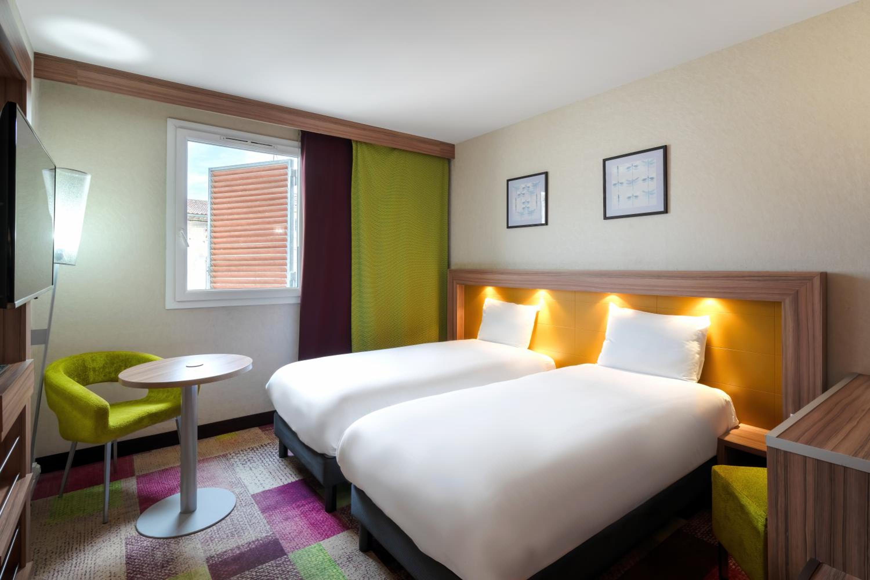 Standard Twin Room photo 2
