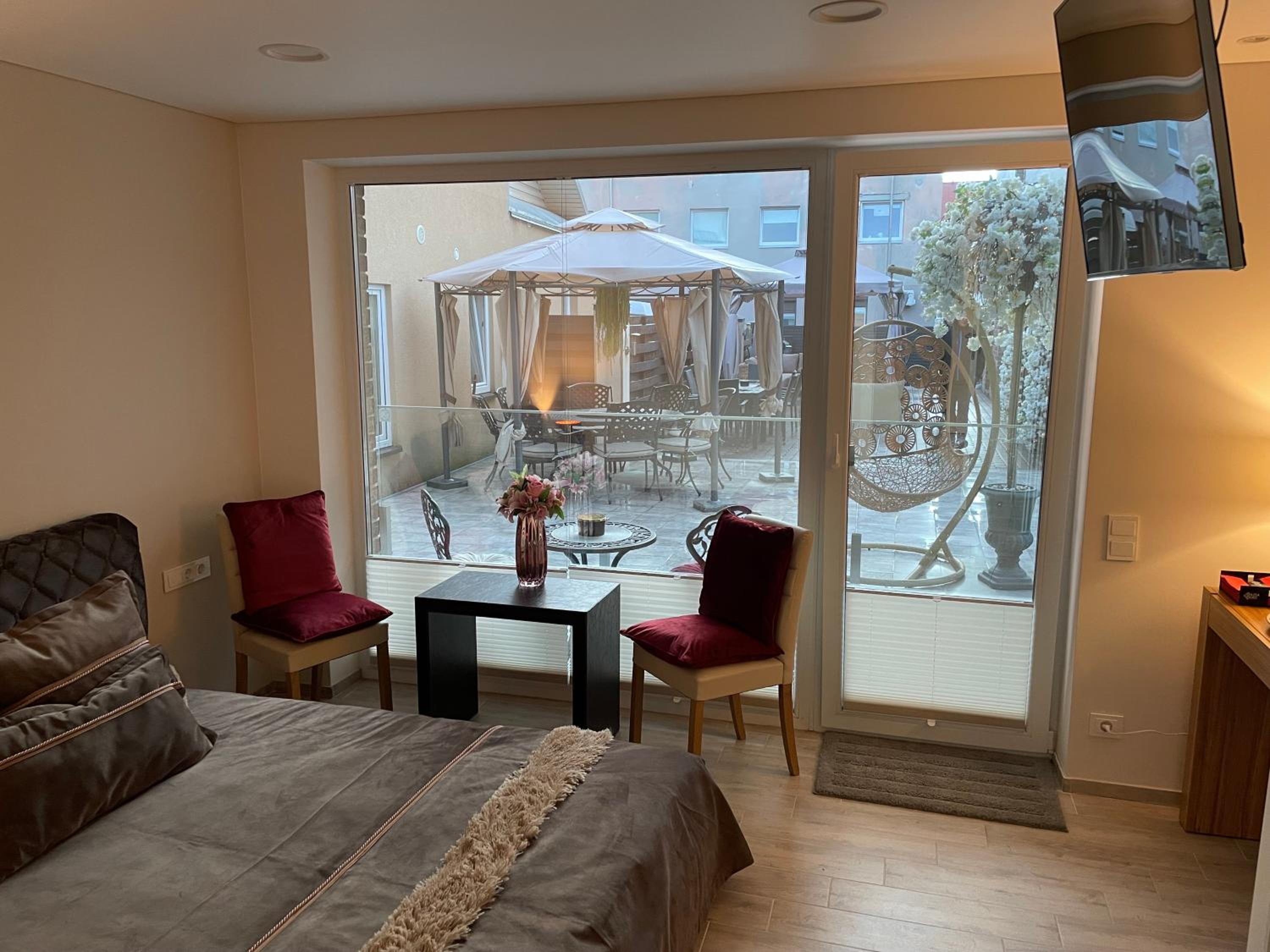 Apartment with Terrace - Photo 31