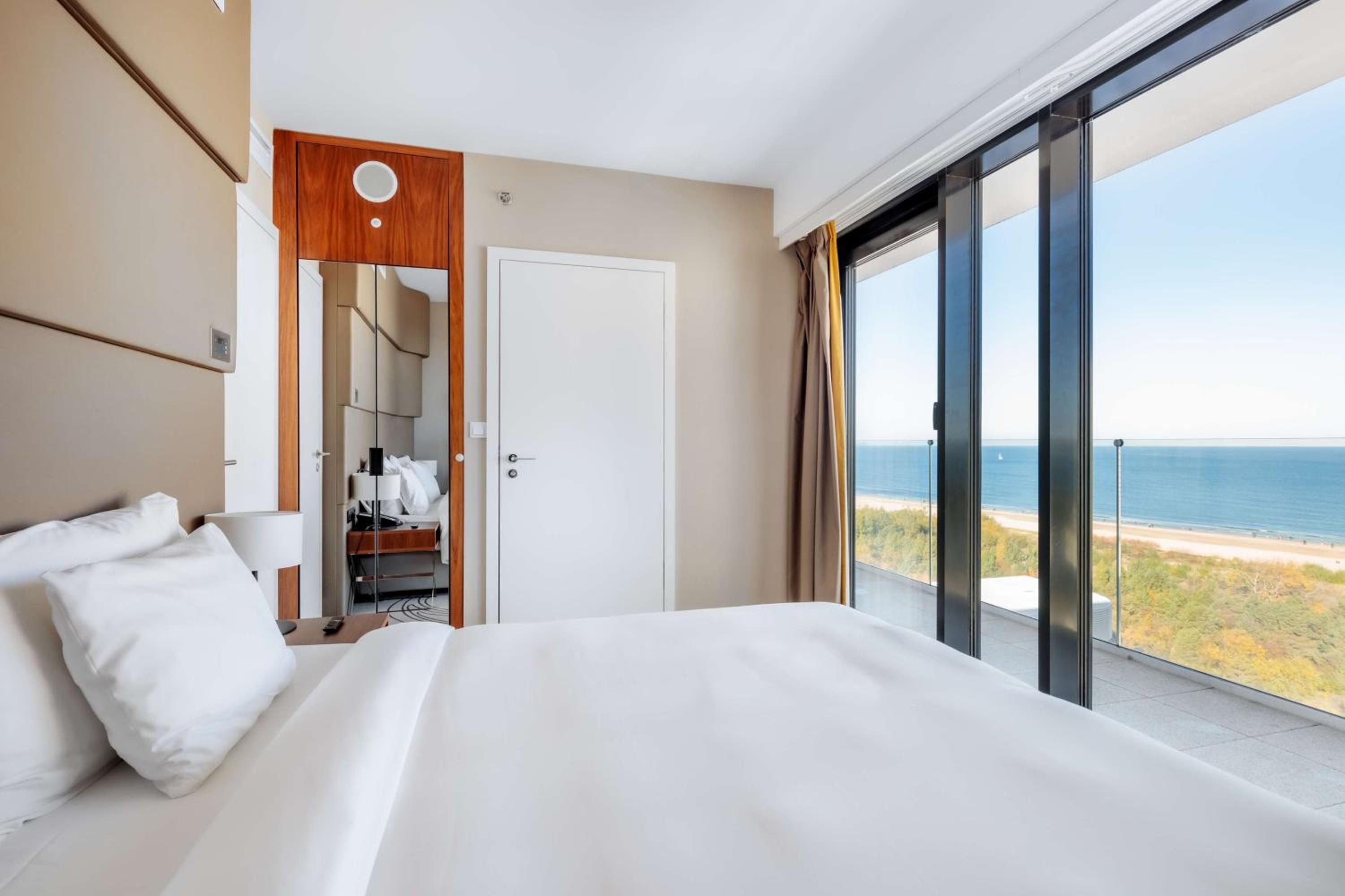 Blue Sky Suite with Sea View photo 3