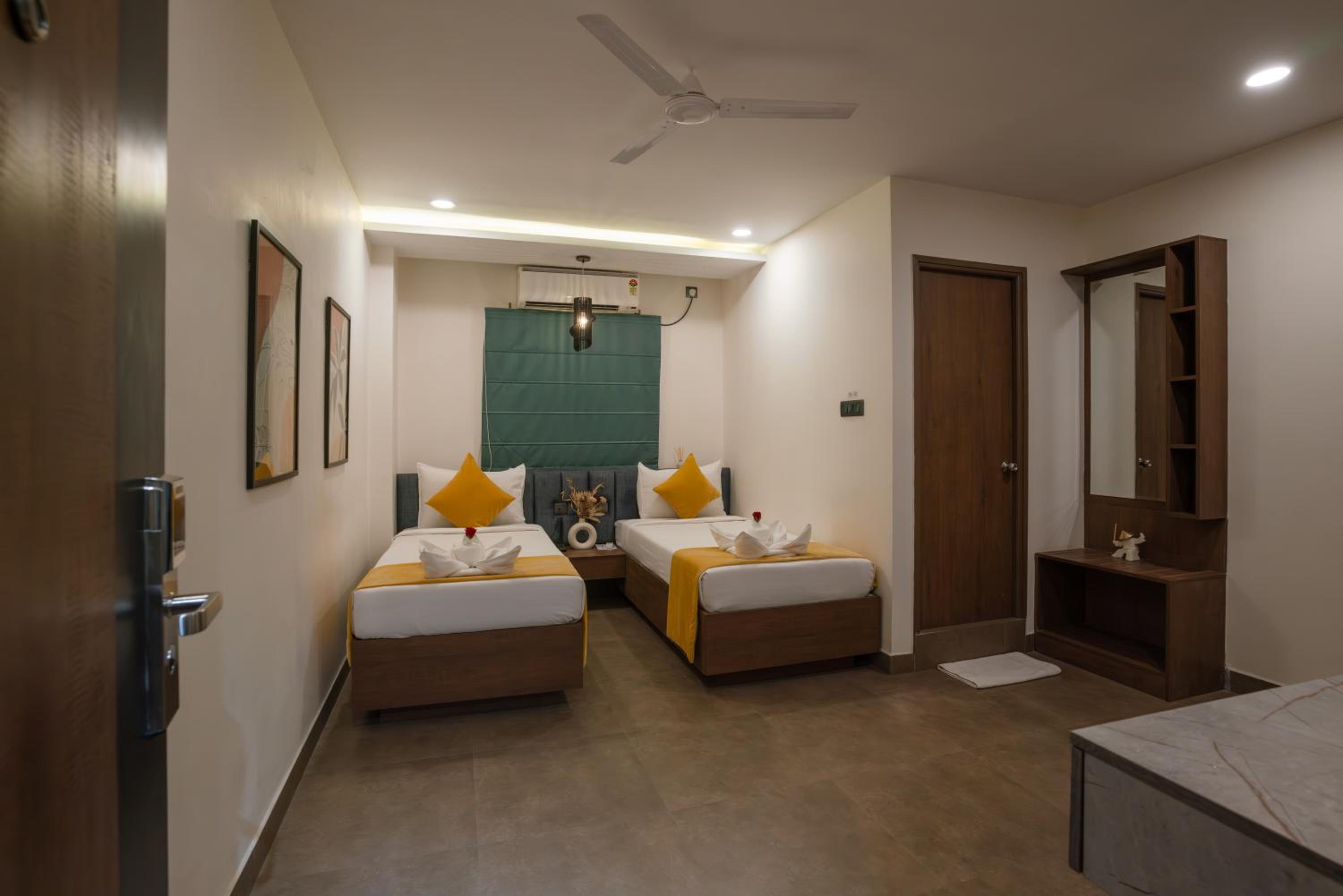 Standard Twin Room - Photo 1