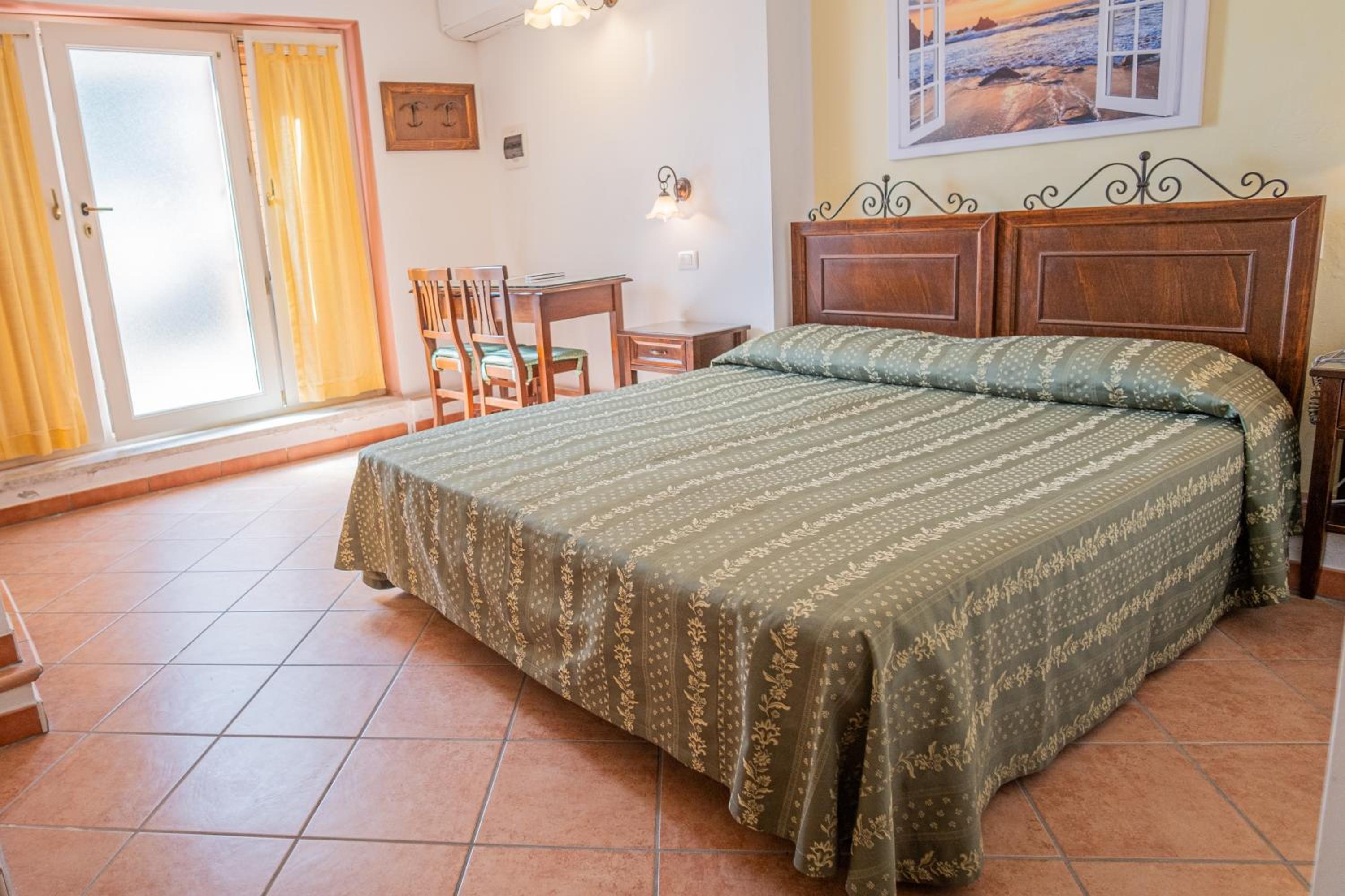 Economy Double or Twin Room - Photo 4