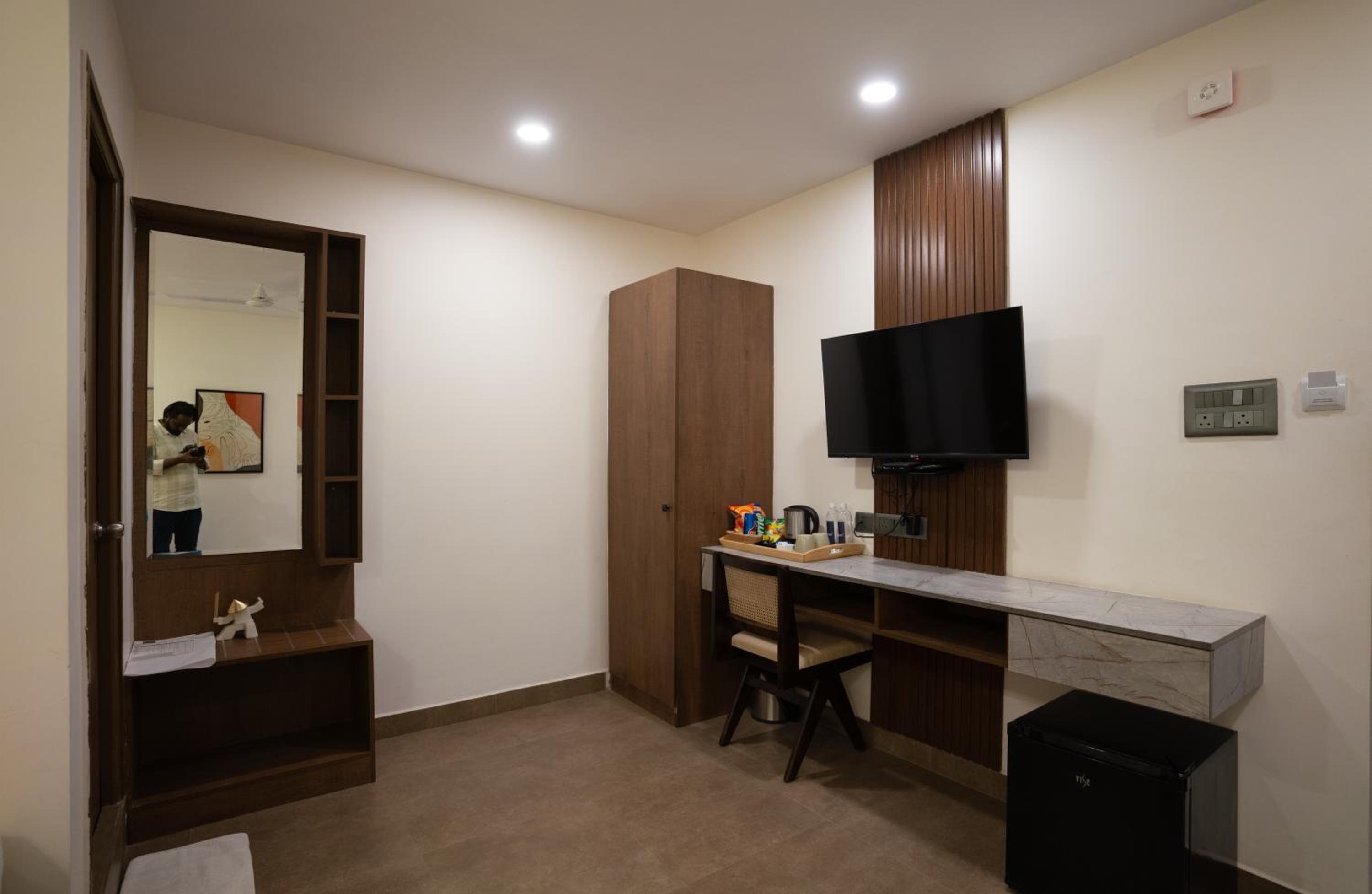 Standard Twin Room - Photo 2