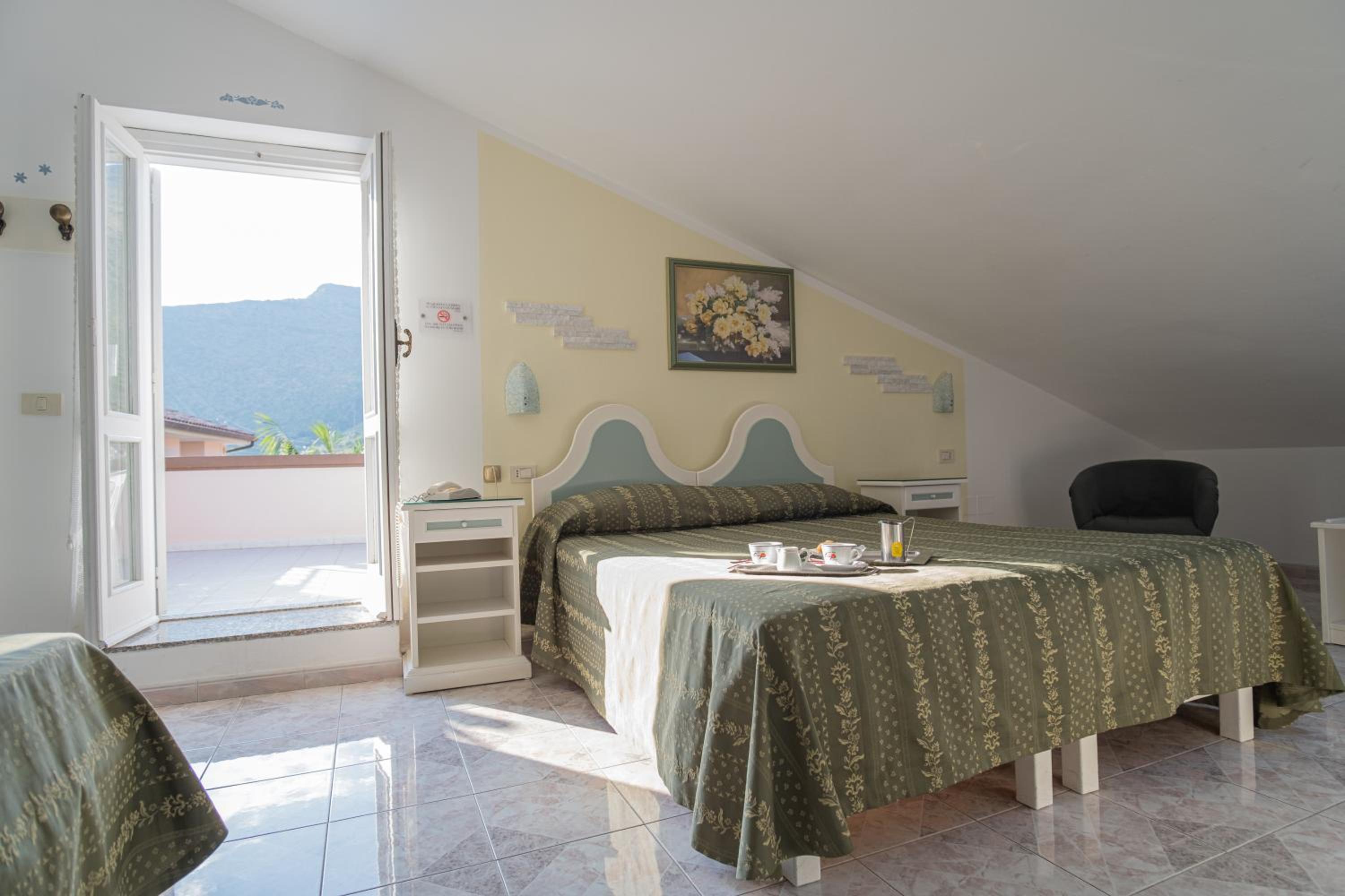 Standard Triple Room - Photo 5