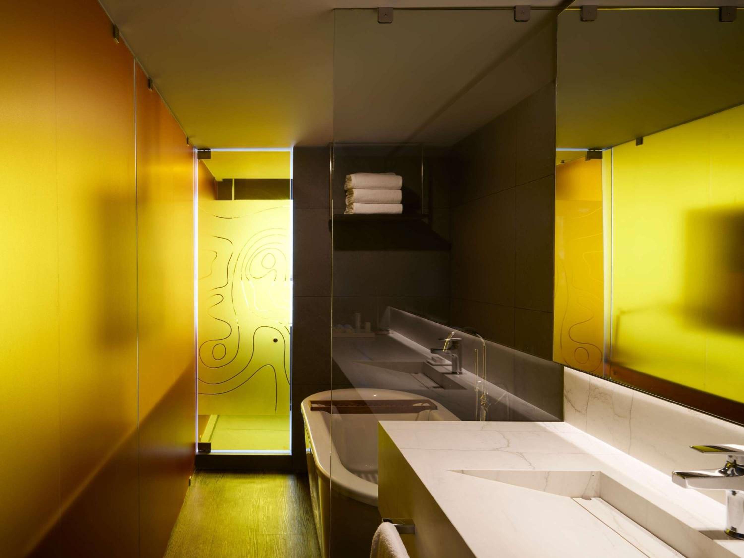 Superior King Suite with Terrace - Photo 11