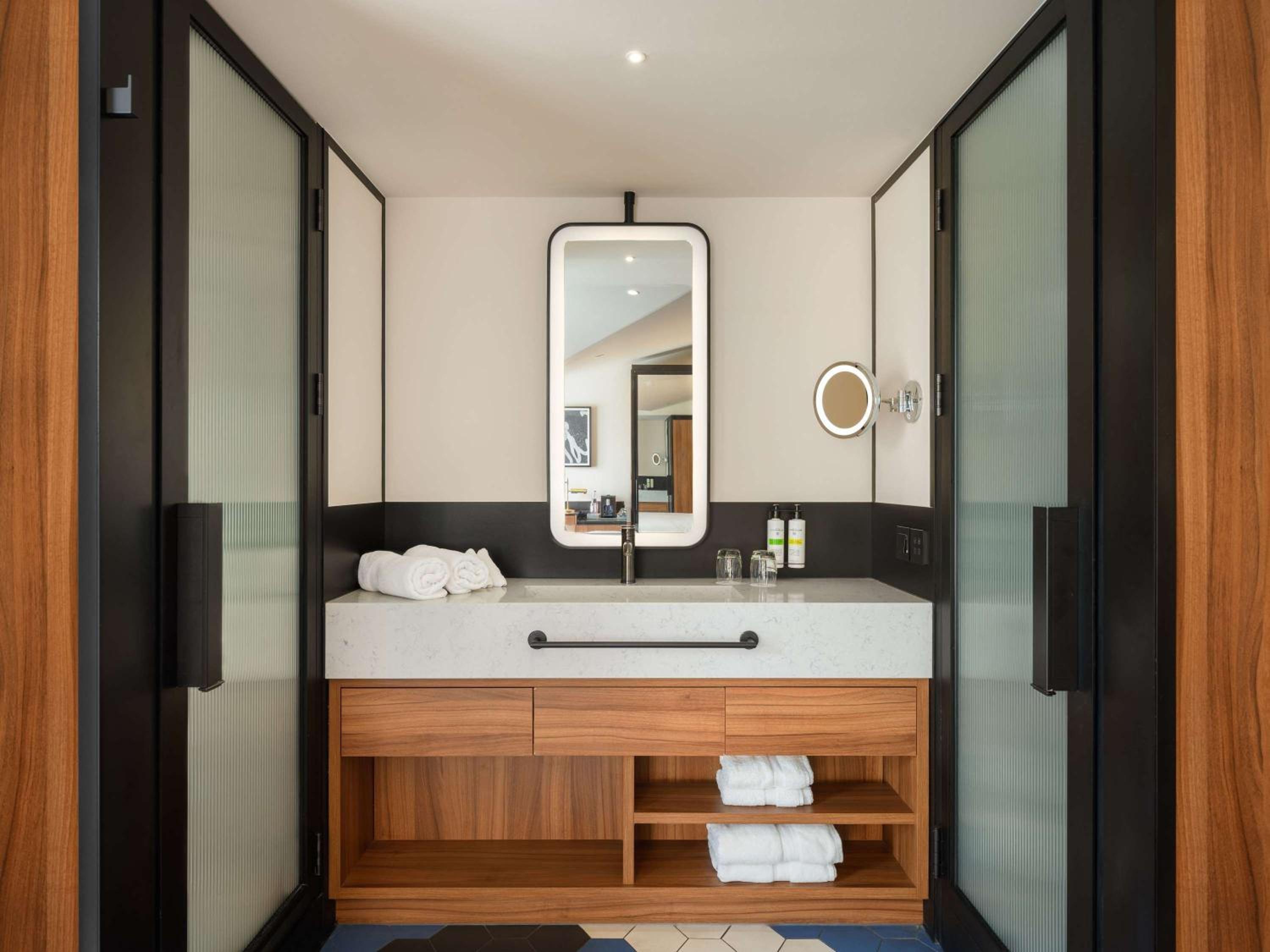 Premium Room - Photo 8