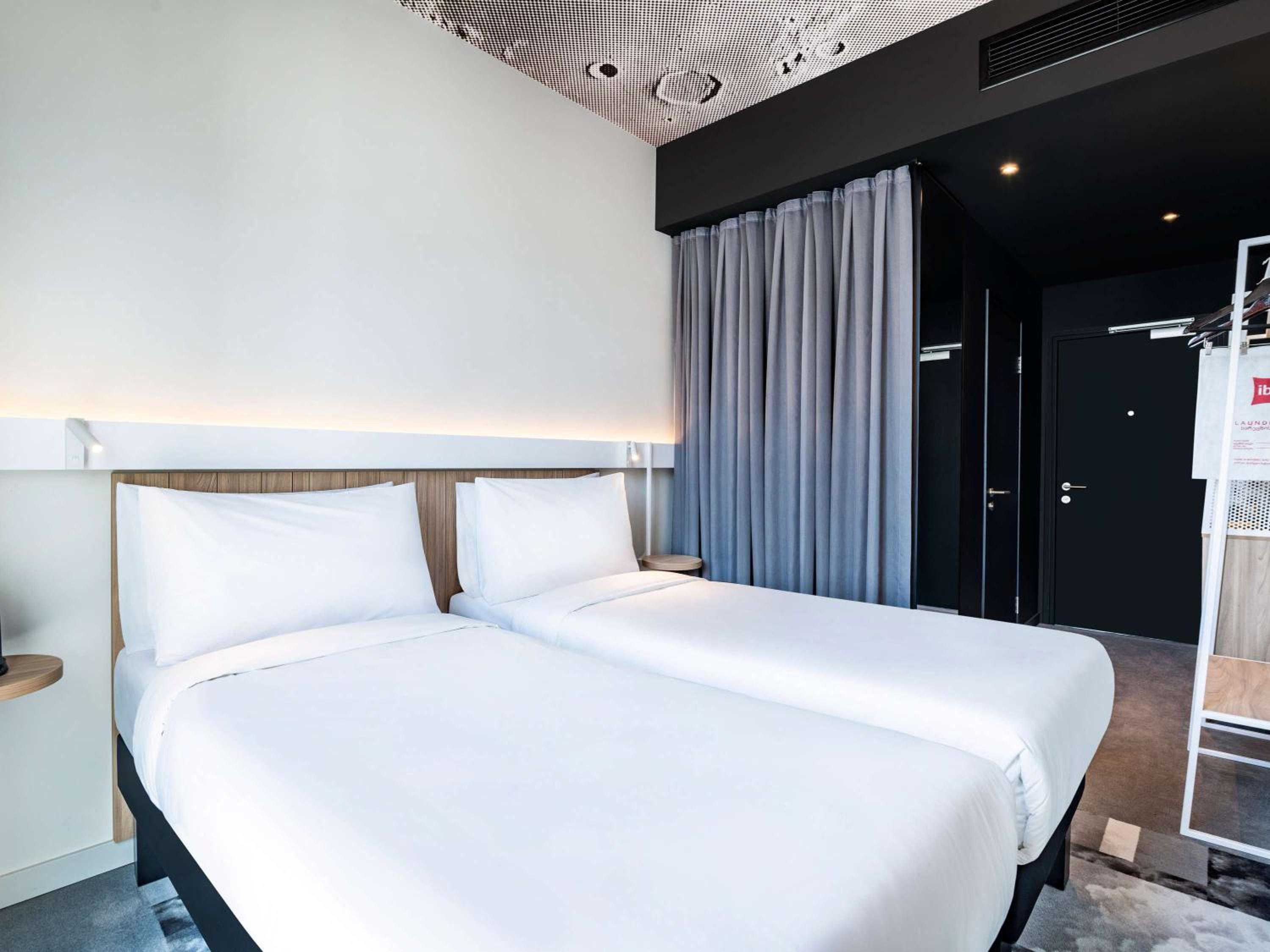Standard Twin Room - Photo 4