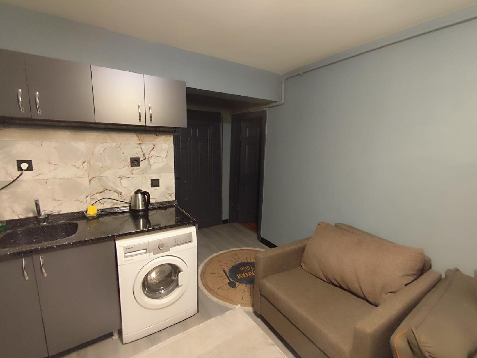 One-Bedroom Apartment photo 3