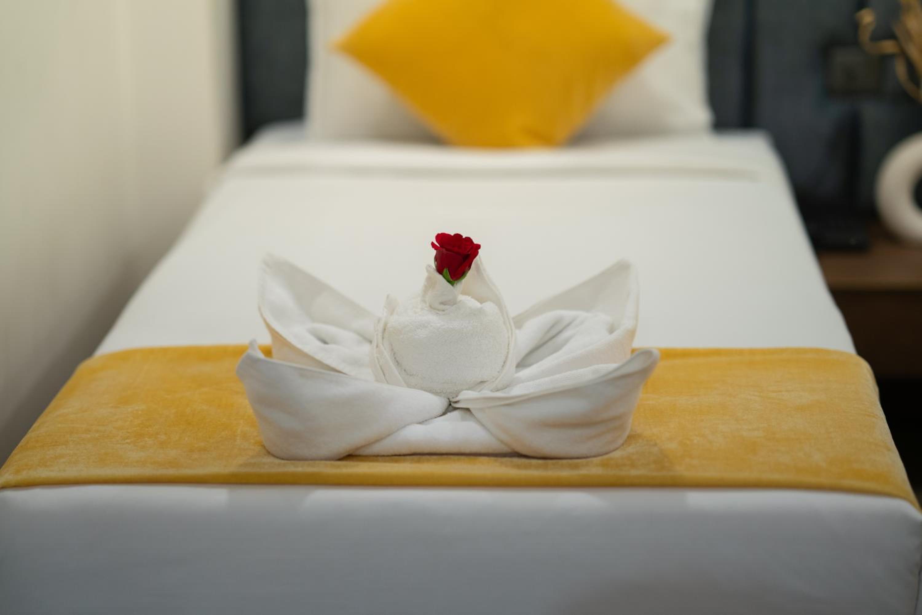 Standard Twin Room - Photo 3