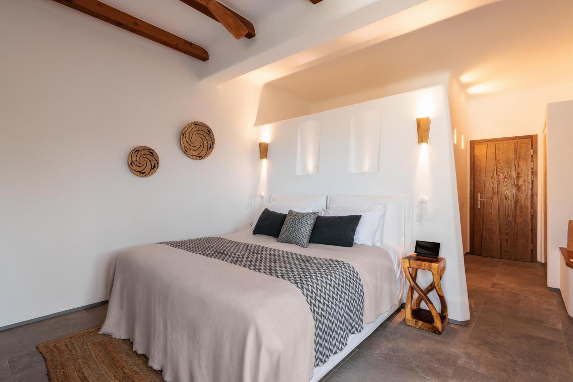 Premium Corner Suite with Private Pool & Sea View - Photo 1