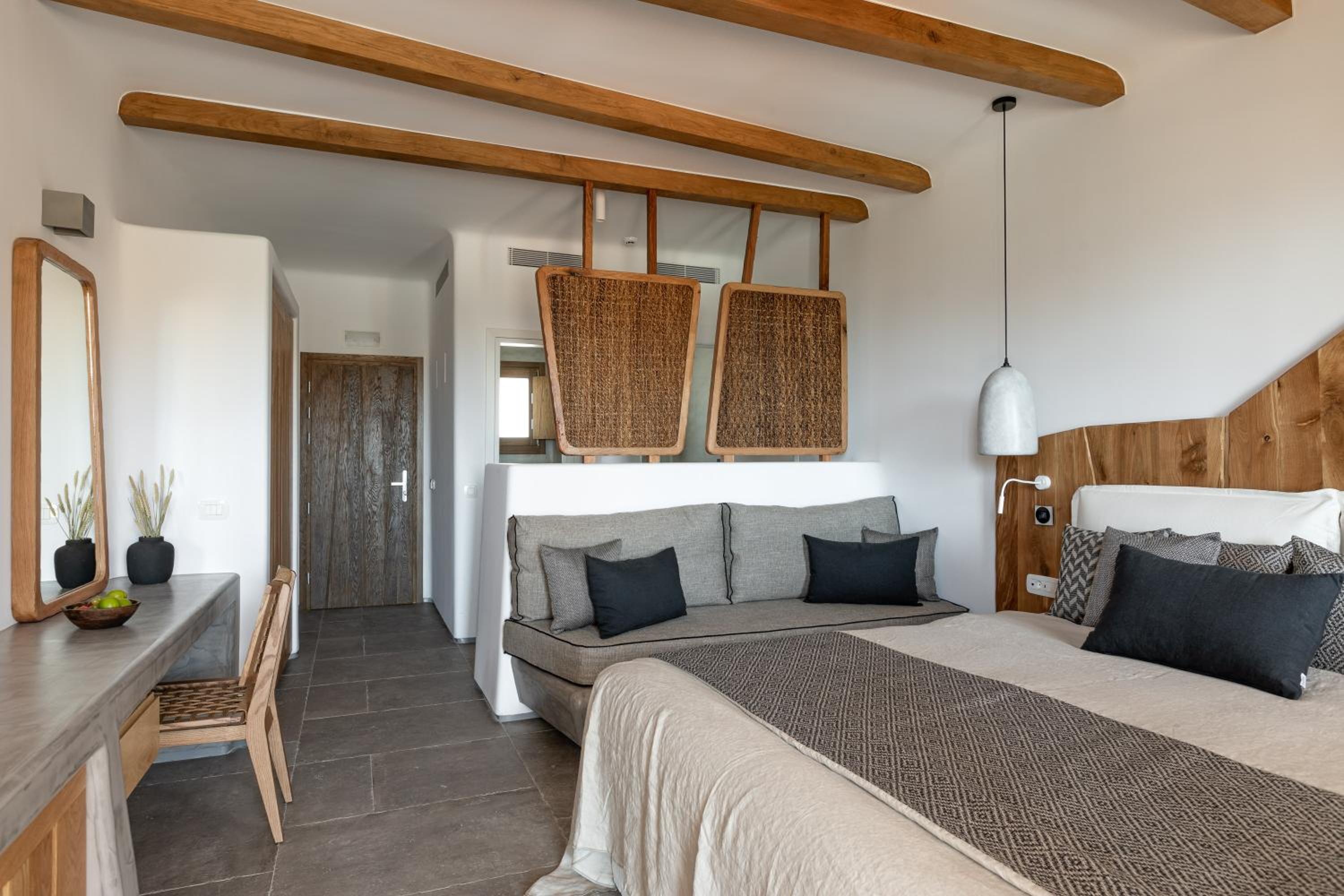 Premium Corner Suite with Private Pool & Sea View - Photo 2