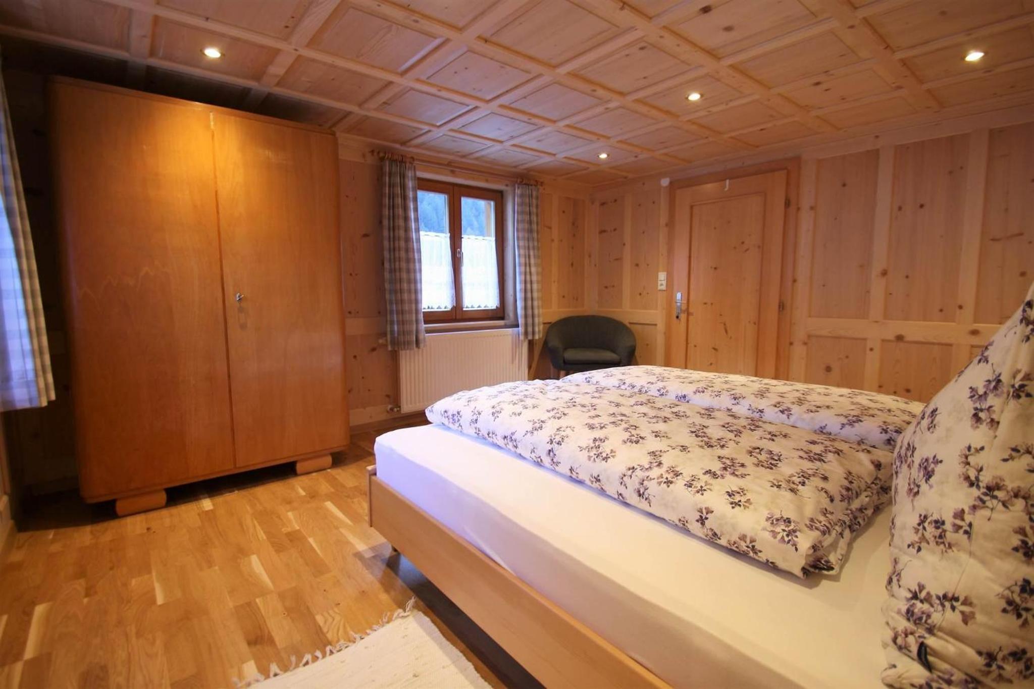 Two-Bedroom Apartment with Shower  photo 2