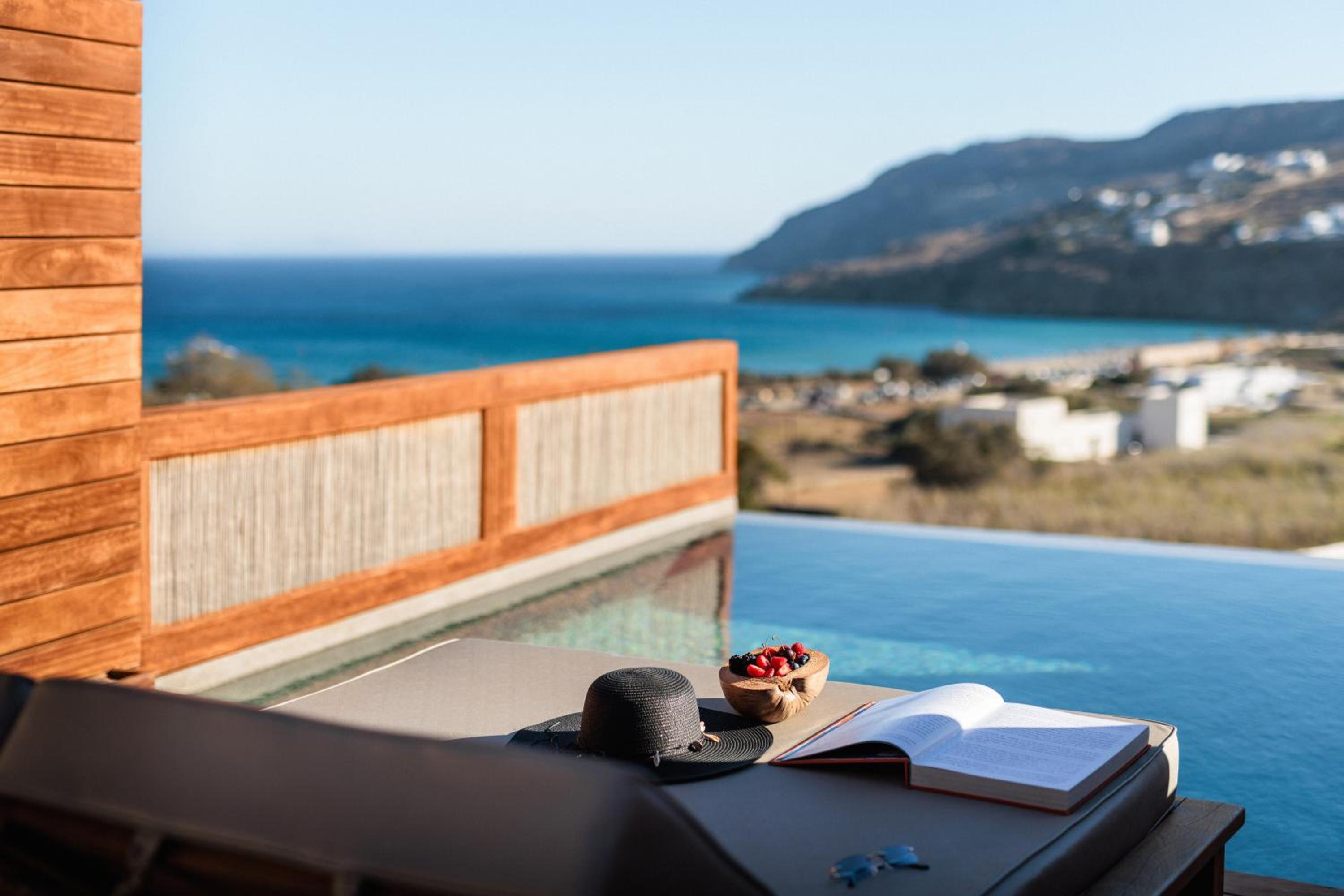 Superior Suite with Private Pool & Sea View - Photo 3