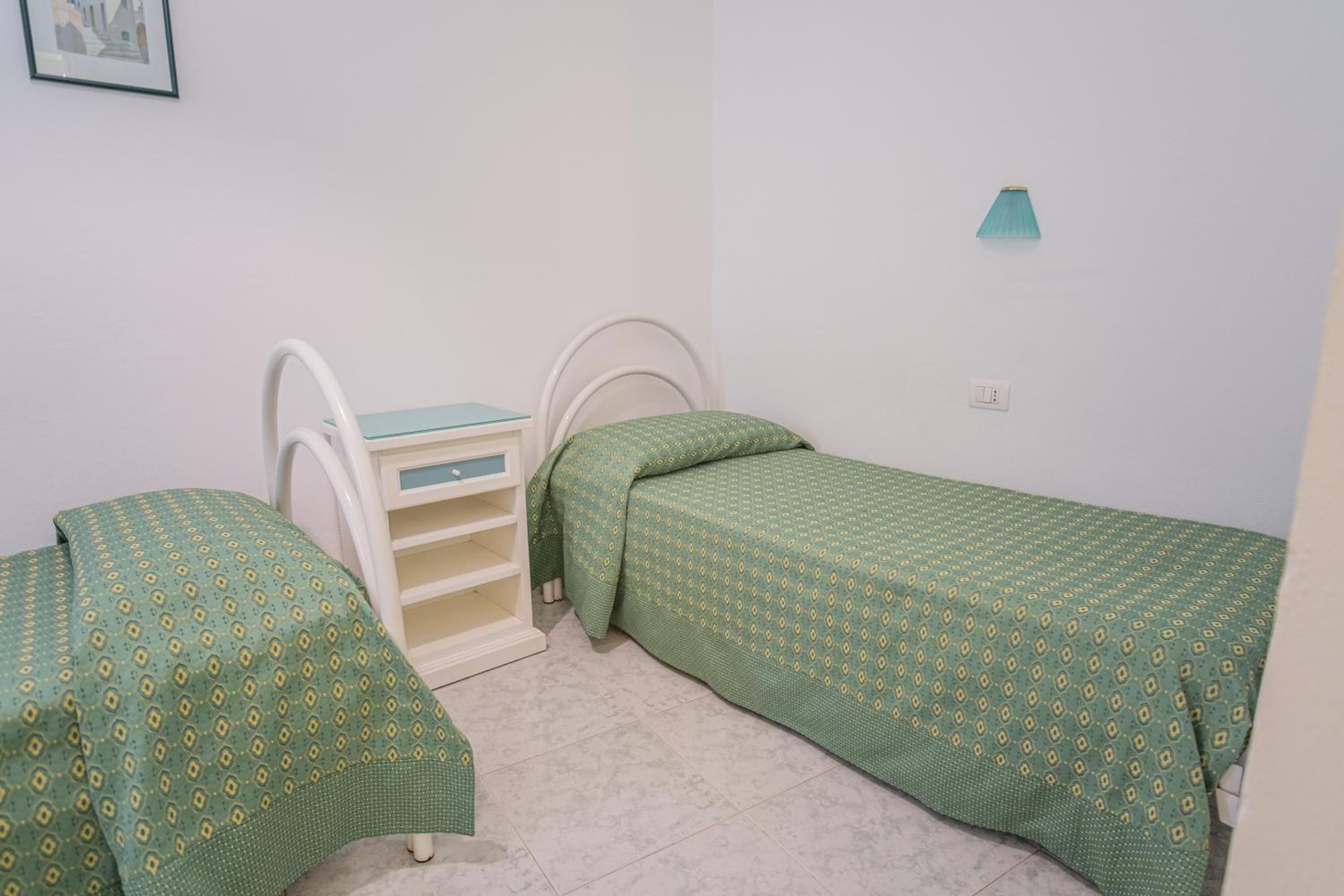 Standard Quadruple Room - Photo 5