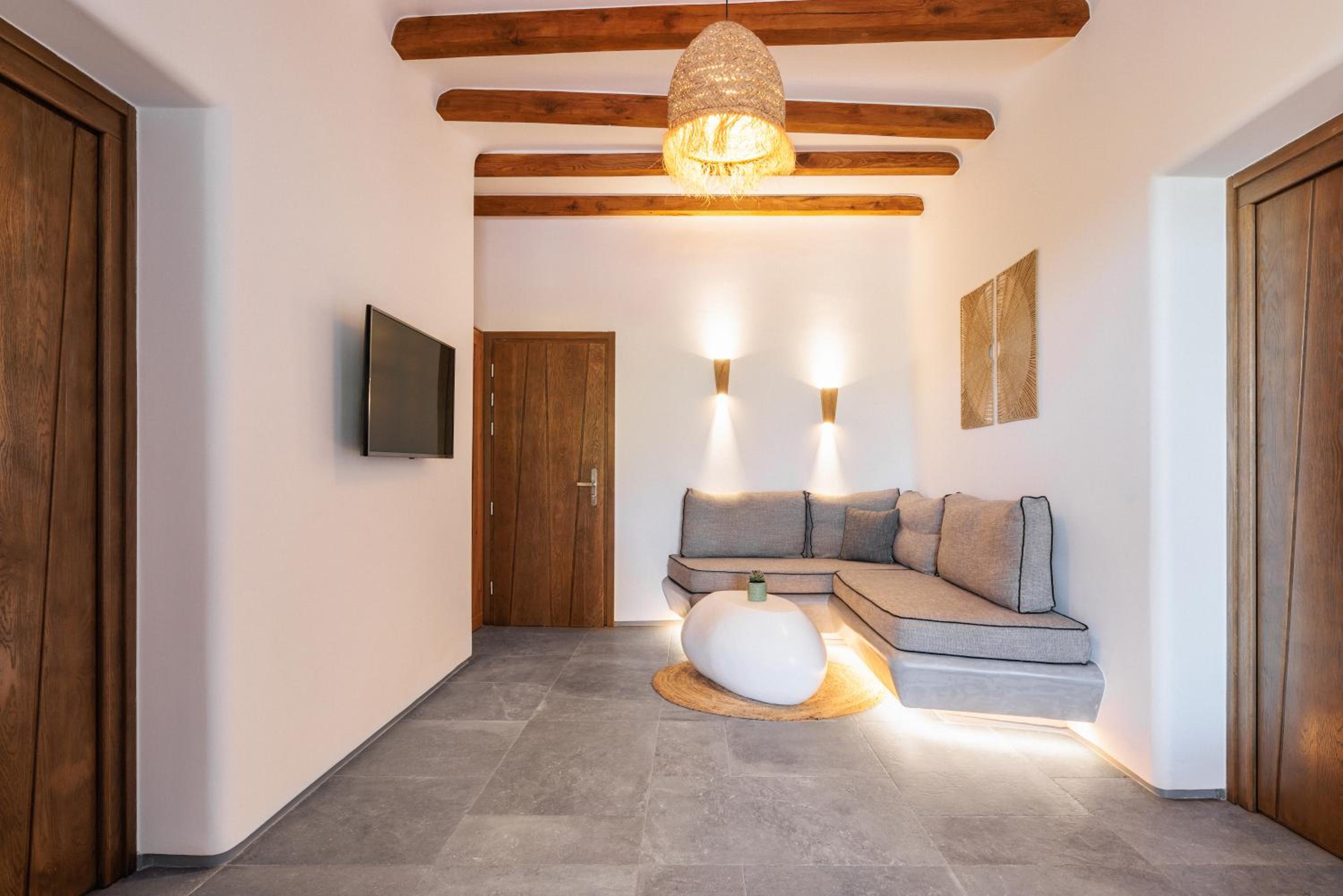 Villa with Private Pool & Sea View - Photo 1