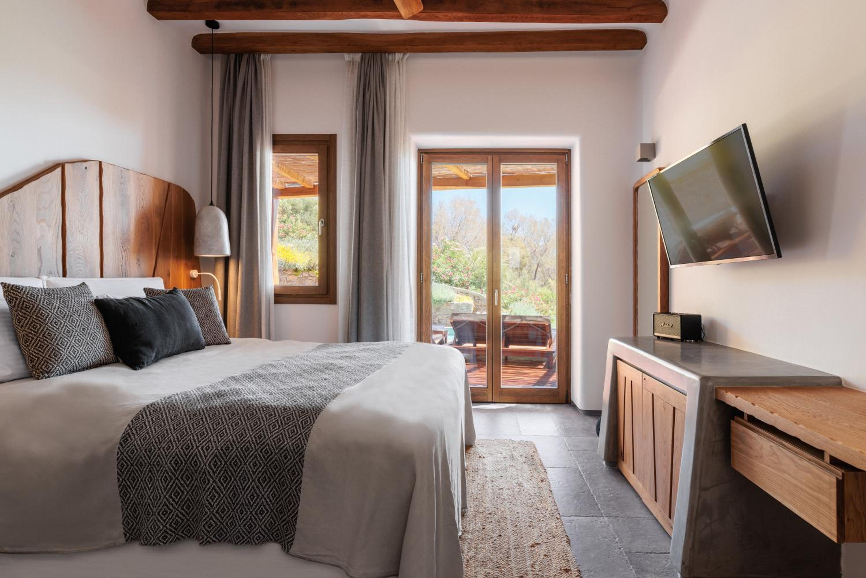 Villa with Private Pool & Sea View - Photo 3