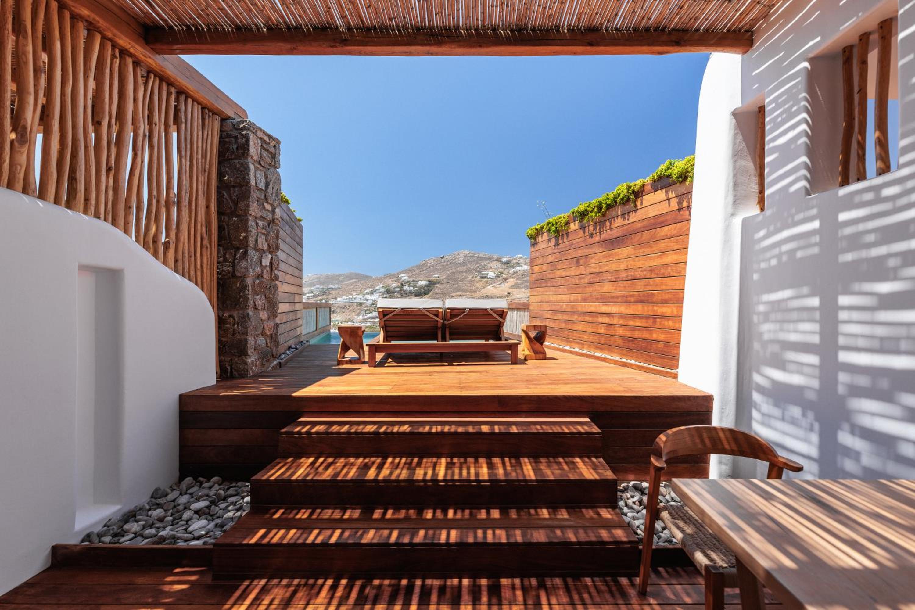 Superior Suite with Private Pool & Sea View - Photo 6