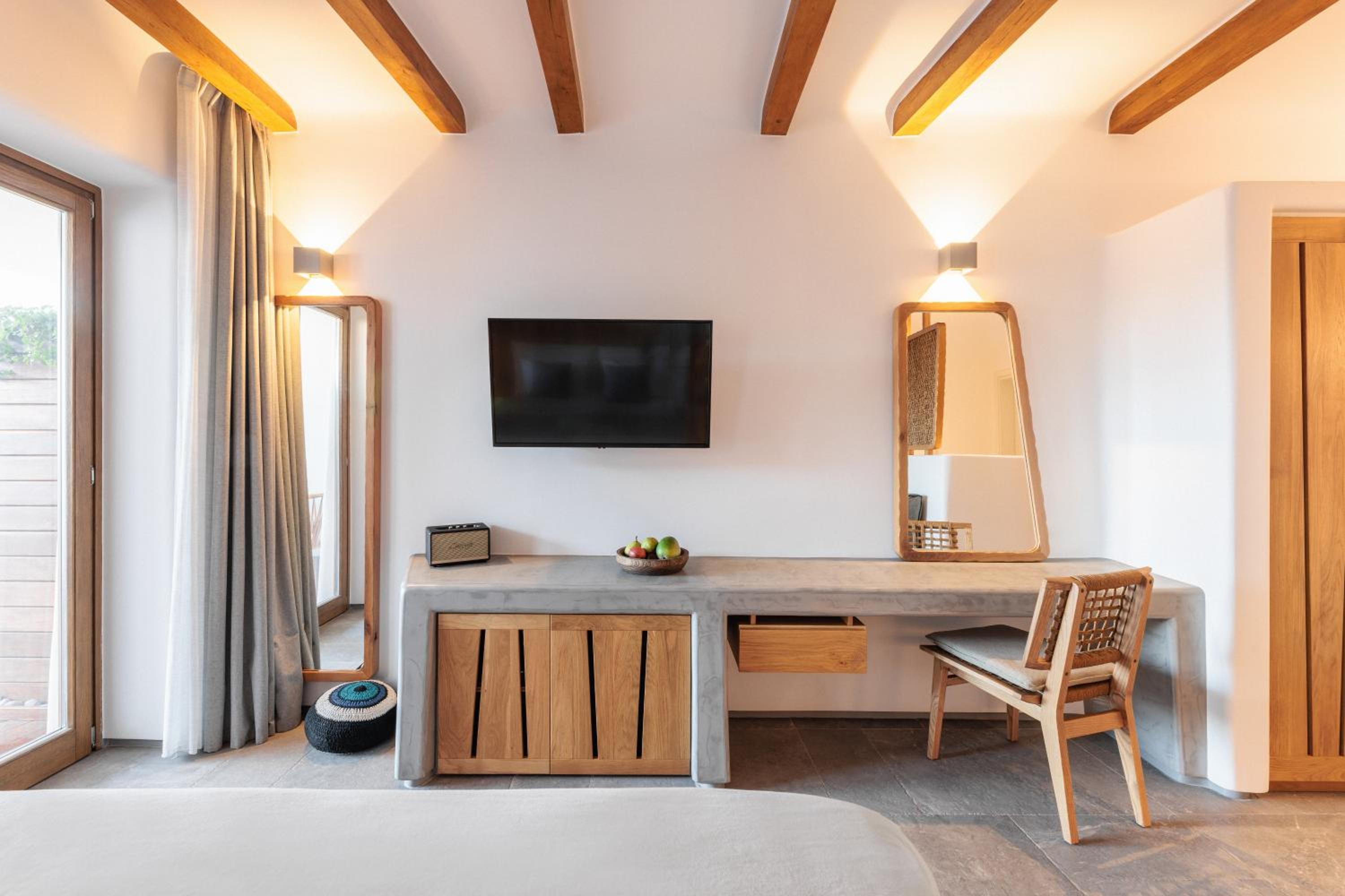Suite with Private Pool & Sea View - Photo 3