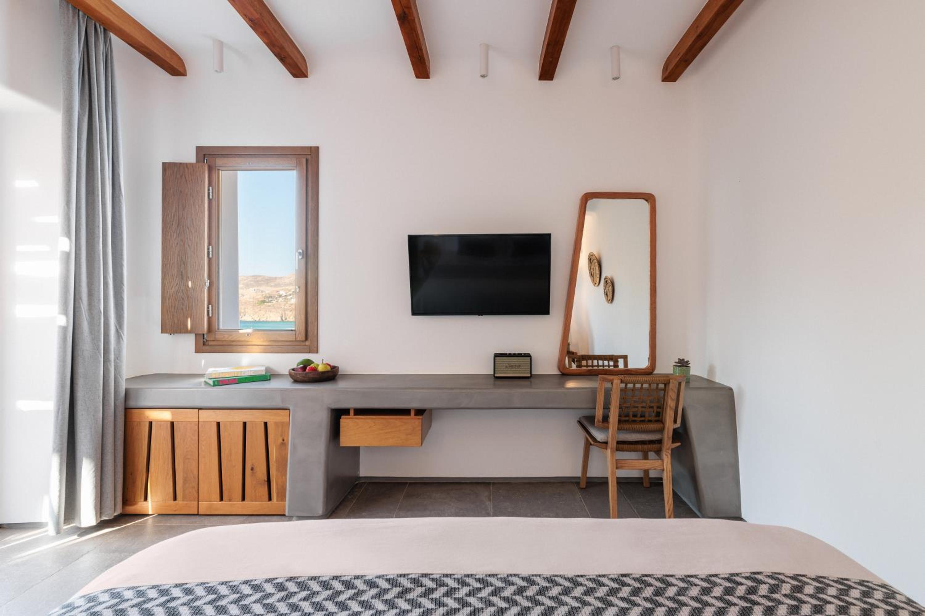 Premium Corner Suite with Private Pool & Sea View - Photo 10