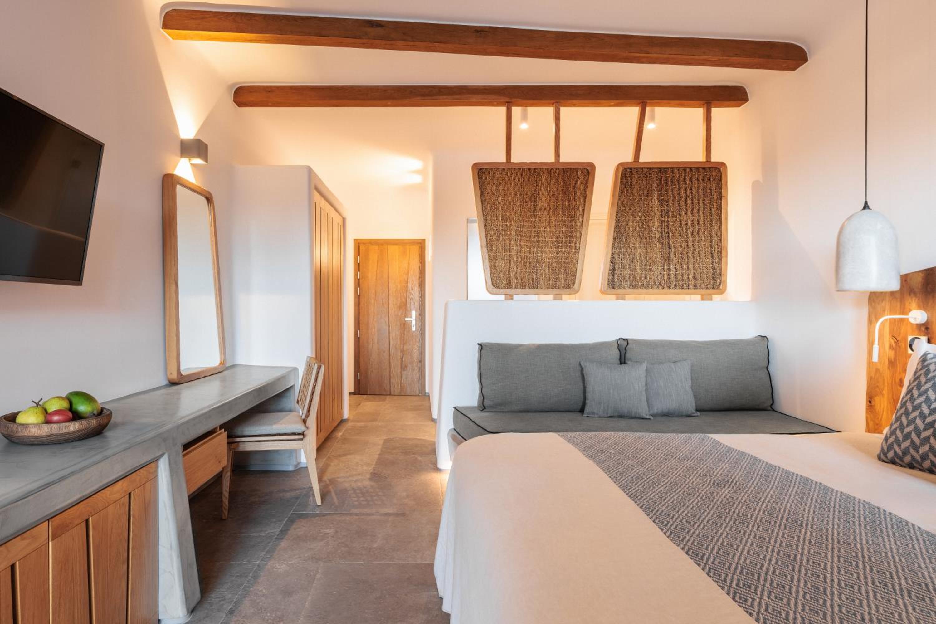 Suite with Private Pool & Sea View - Photo 4