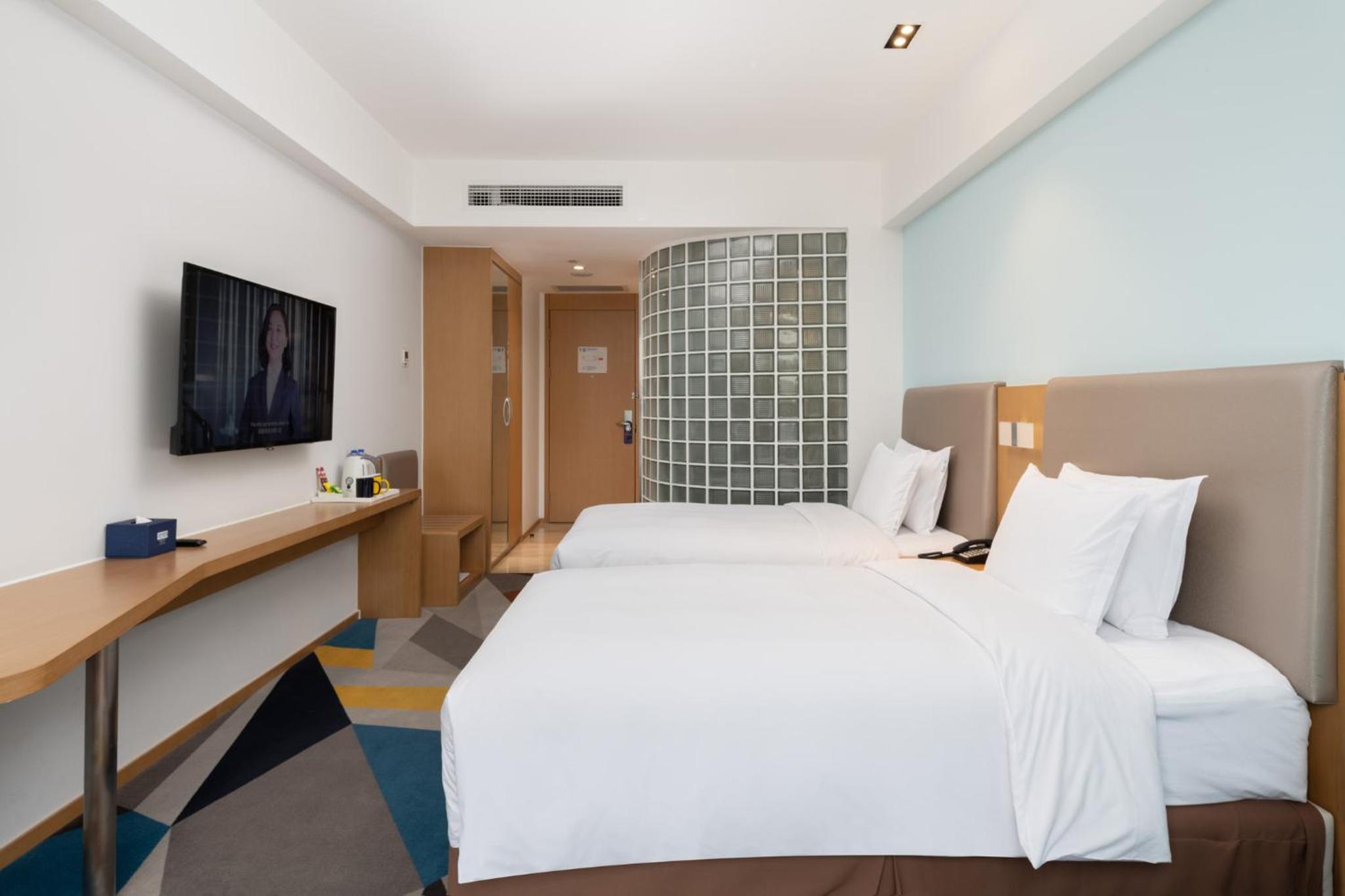 Standard Twin Room - Photo 3