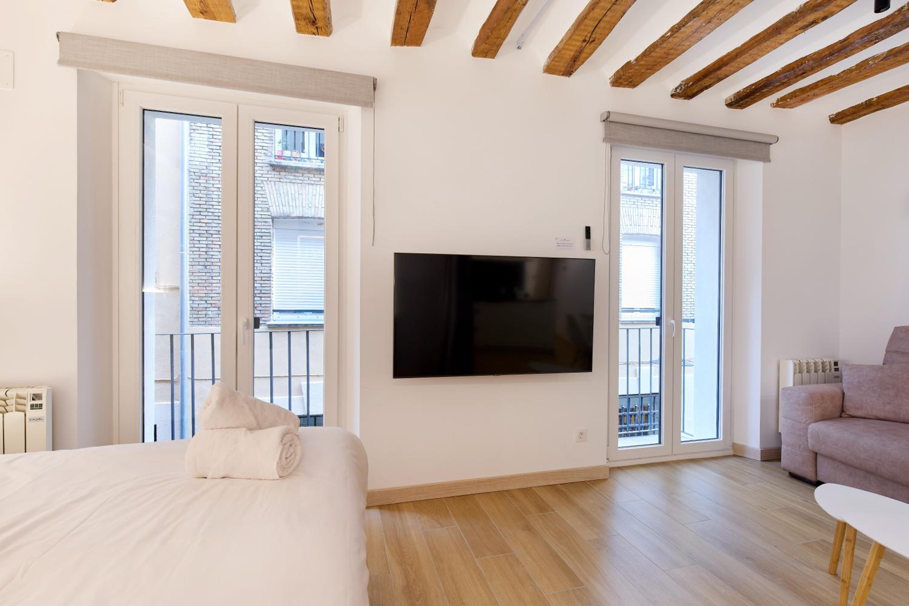 Apartment photo 2