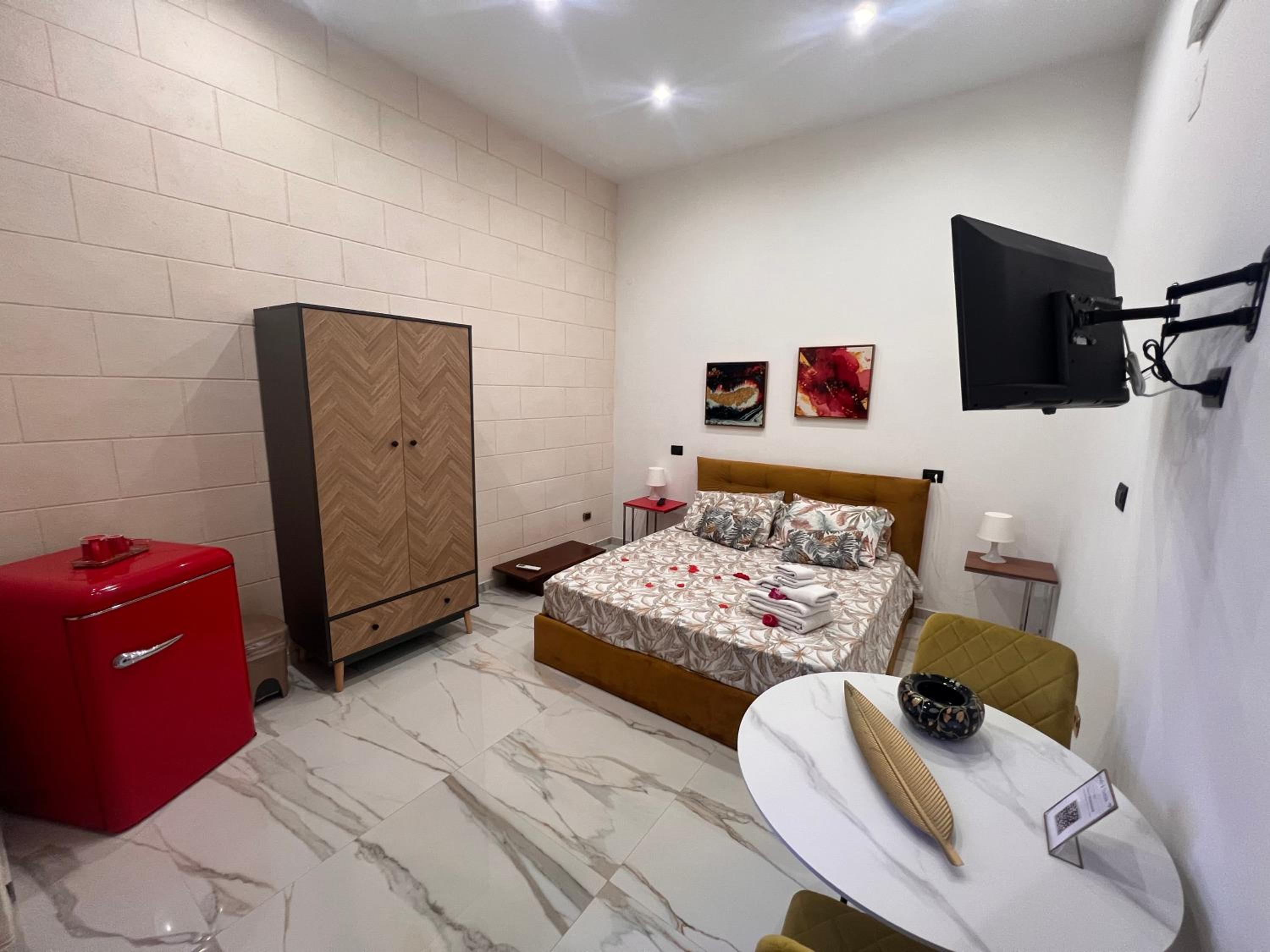Deluxe Room (2 Adults + 1 Child)