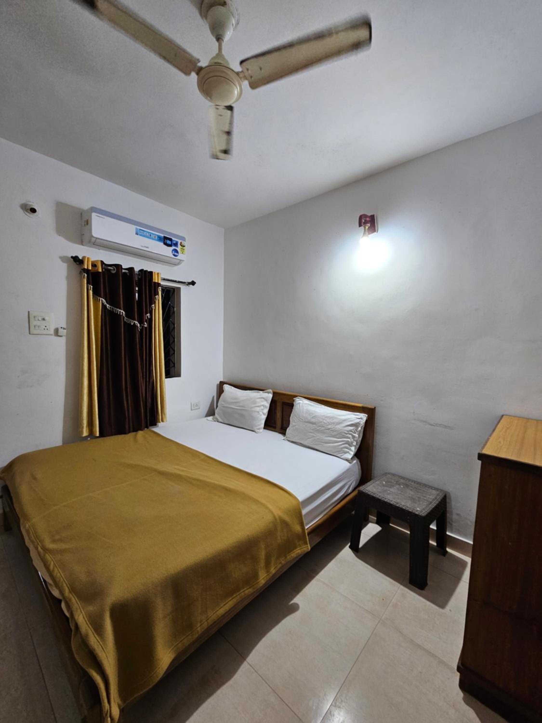 Deluxe Single Room with Balcony photo 2