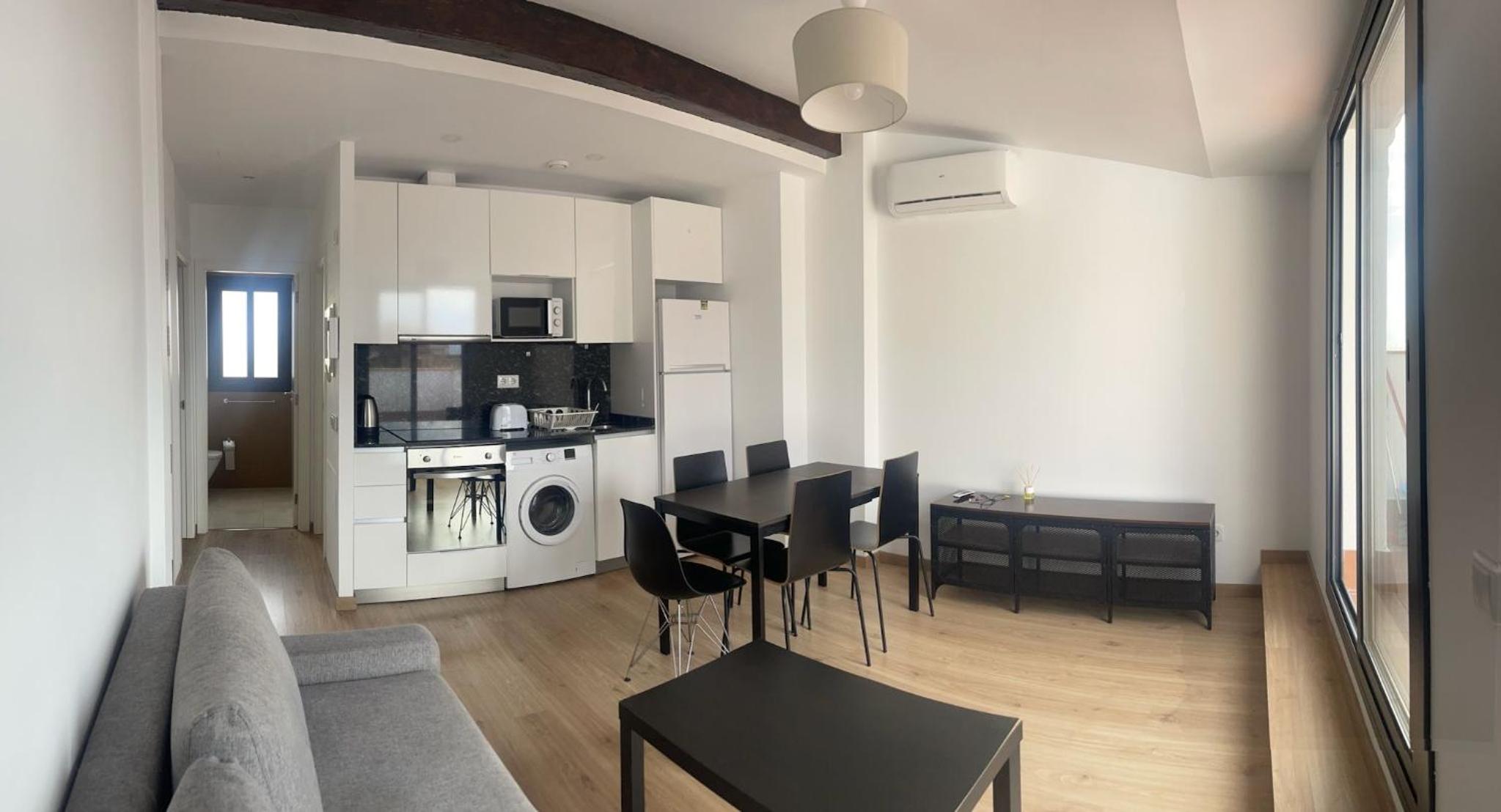 Two-Bedroom Deluxe Apartment photo 3