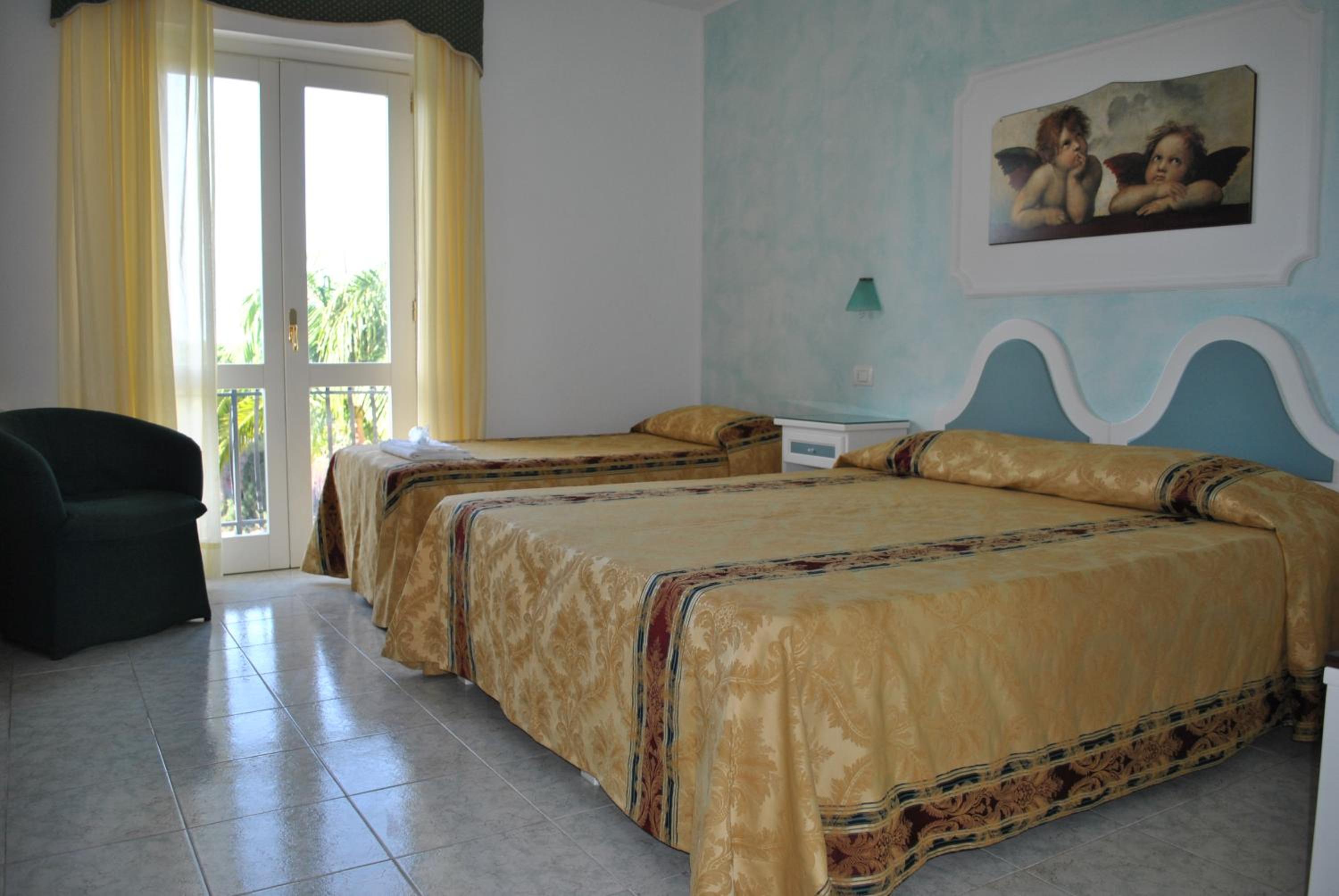 Junior Suite (3 Adults) - Photo 3