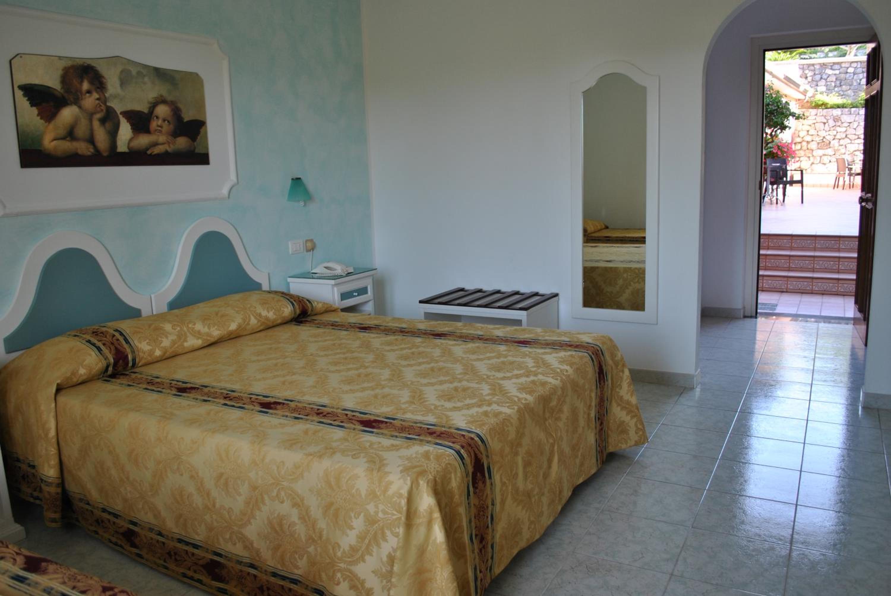 Junior Suite (3 Adults) - Photo 4