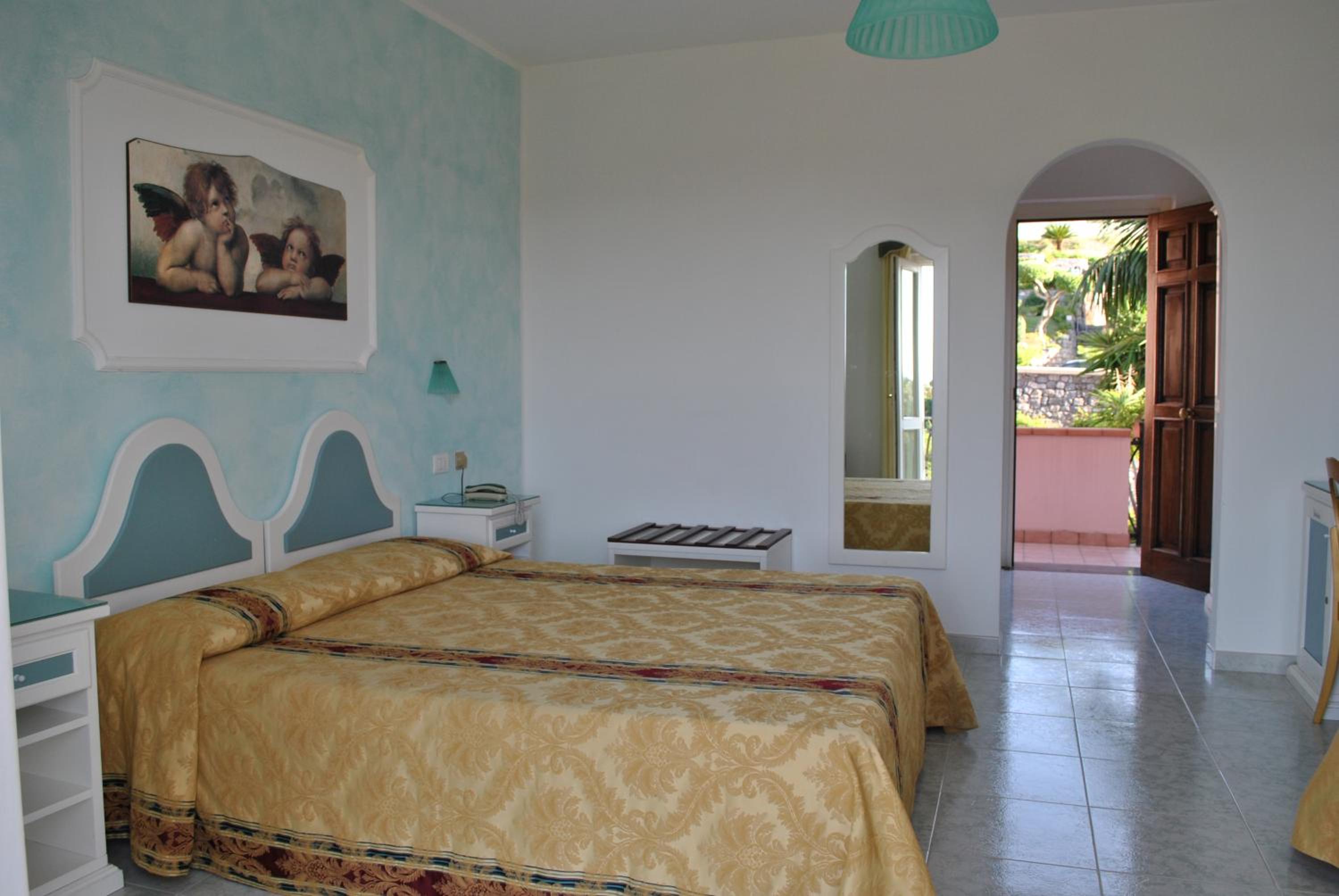 Junior Suite (3 Adults) - Photo 10