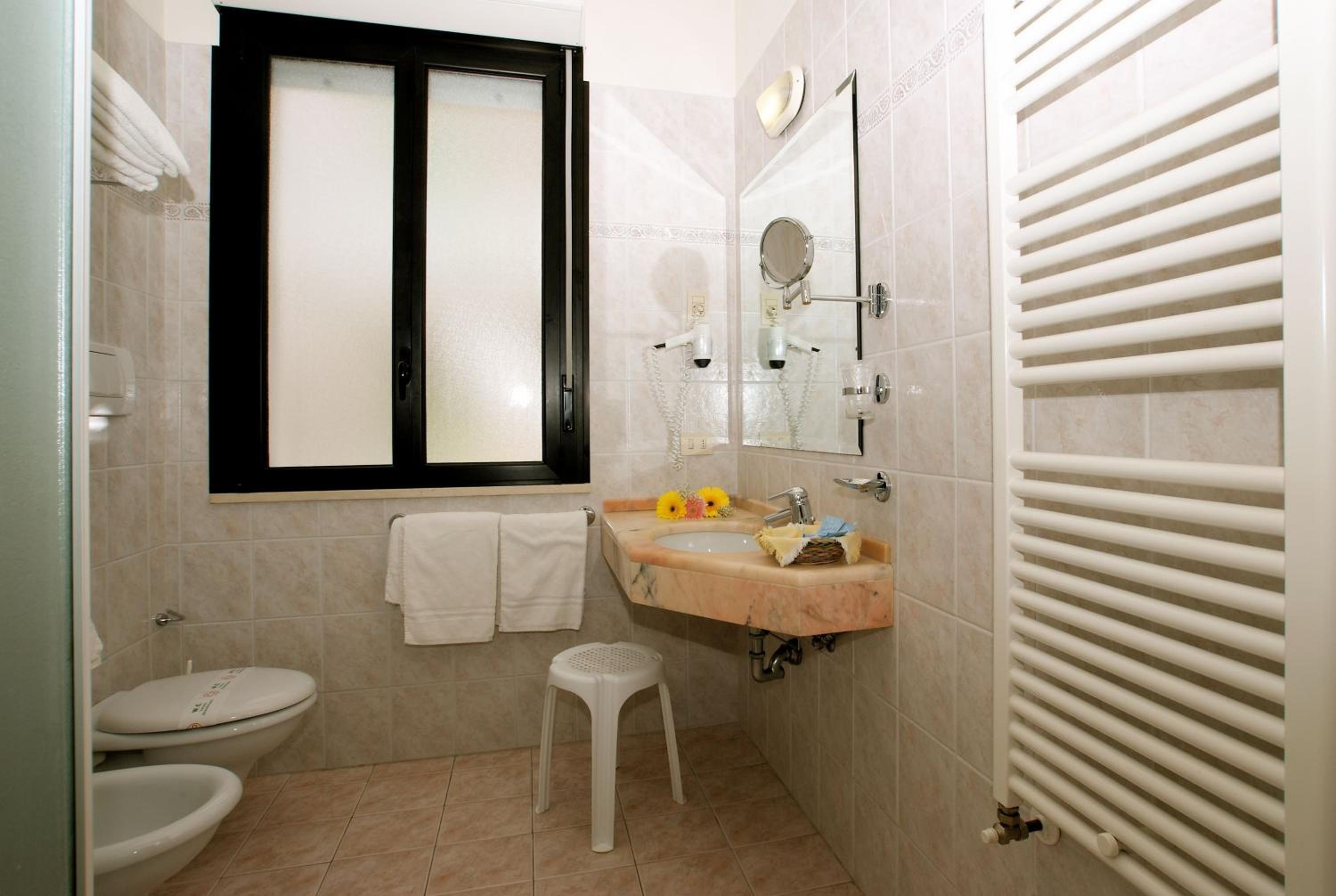 Deluxe Quadruple Room photo 3