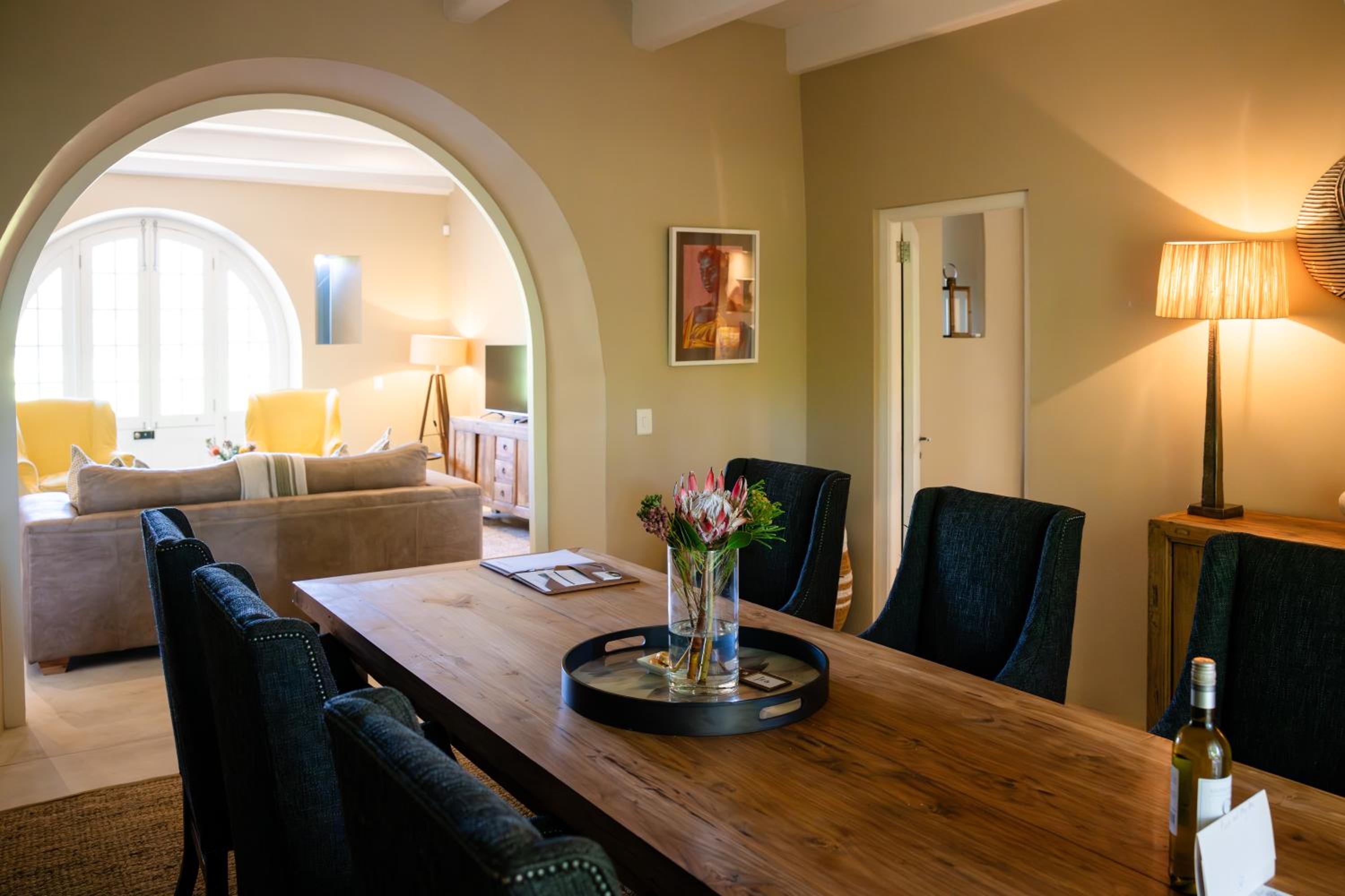 Suite with Mountain View - Photo 10