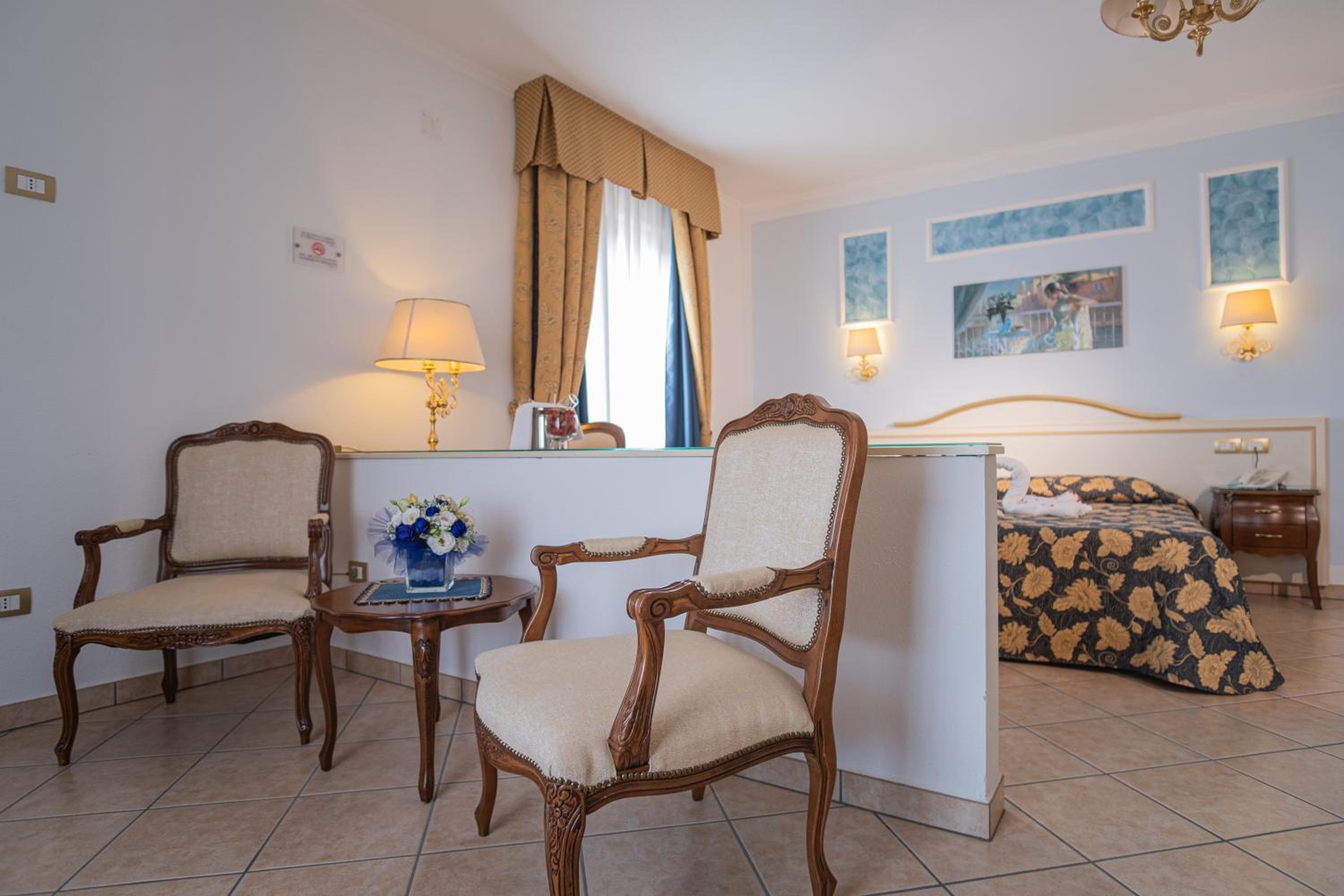 Suite with Terrace - Photo 1