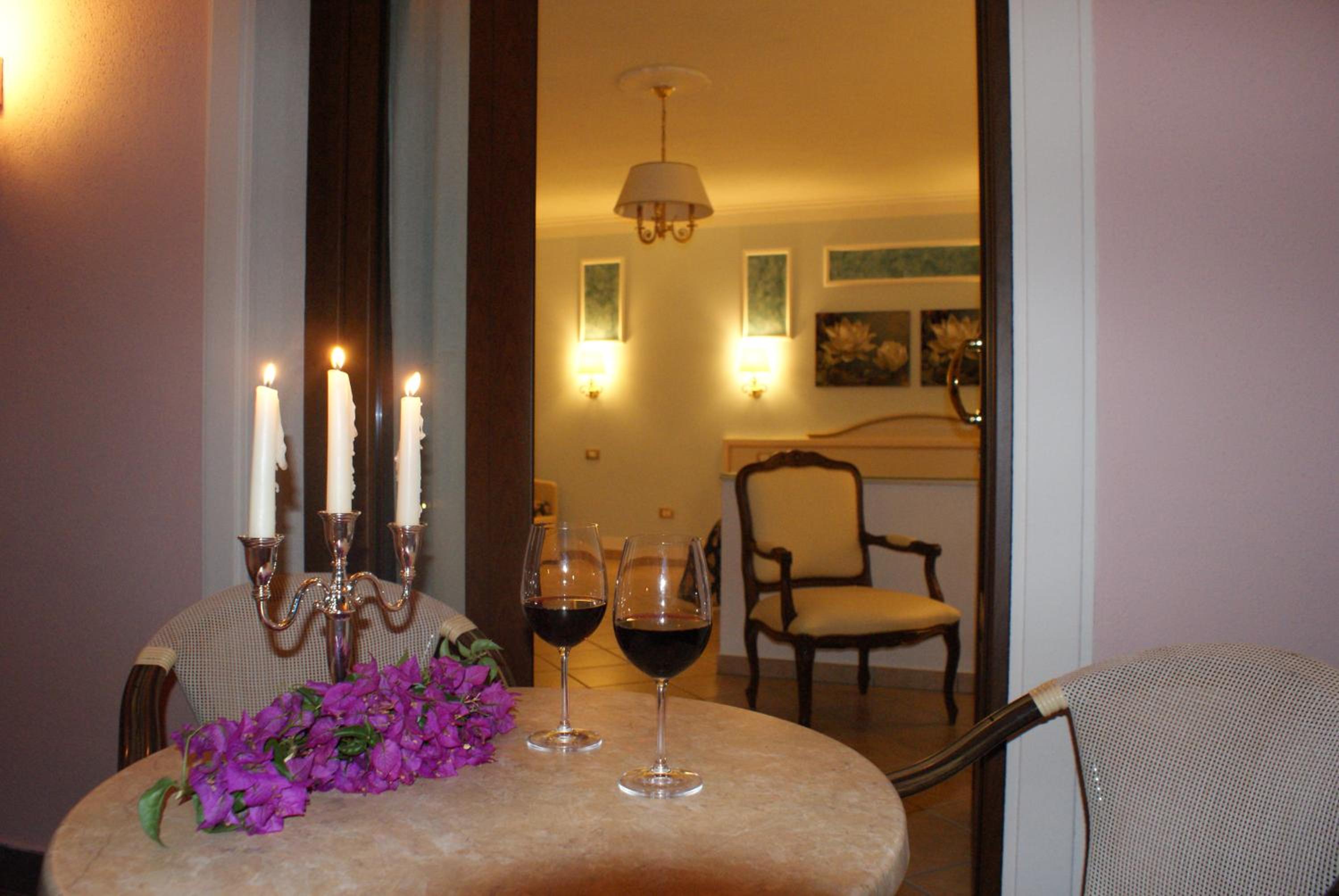 Suite with Terrace - Photo 8