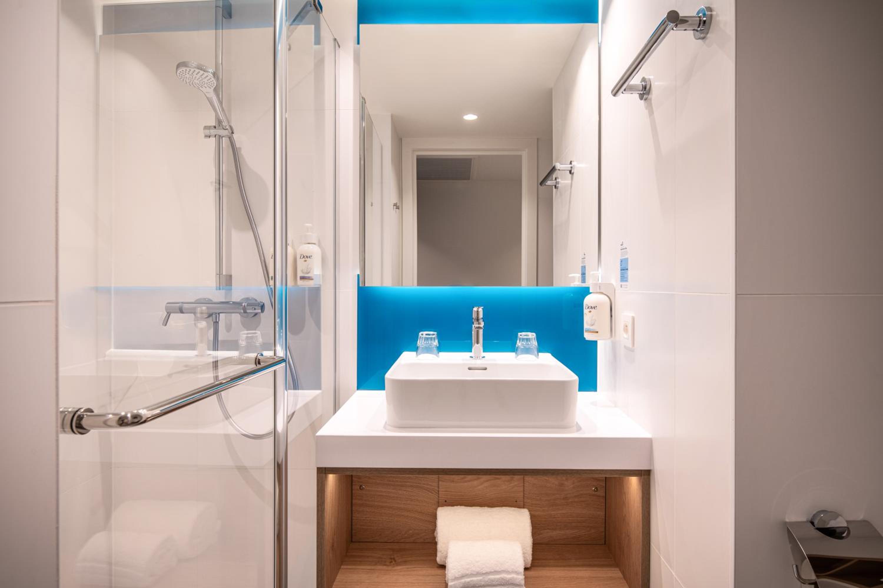 Standard Room with Two Single Beds - Photo 2