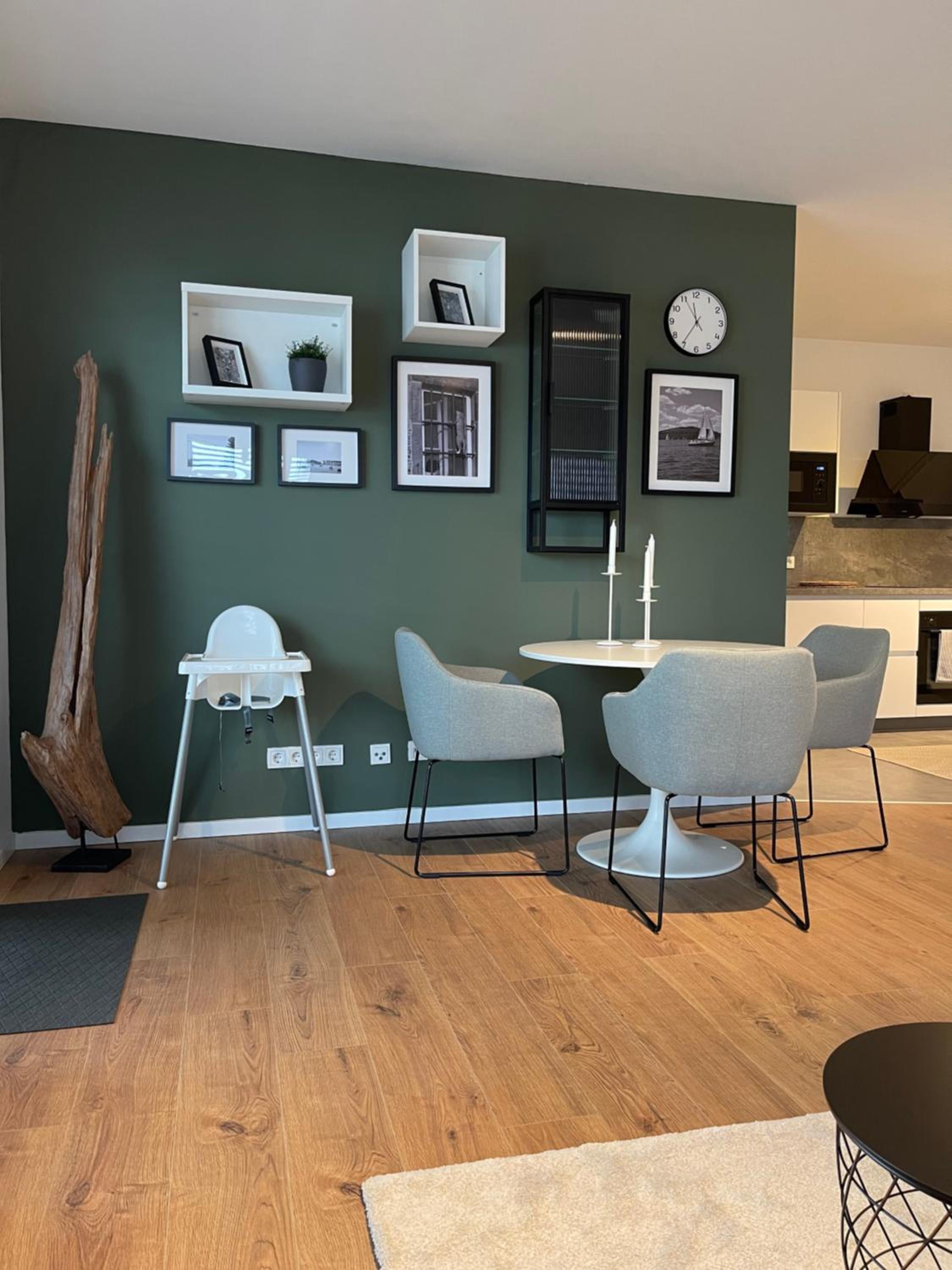 One-Bedroom Apartment with Balcony photo 2