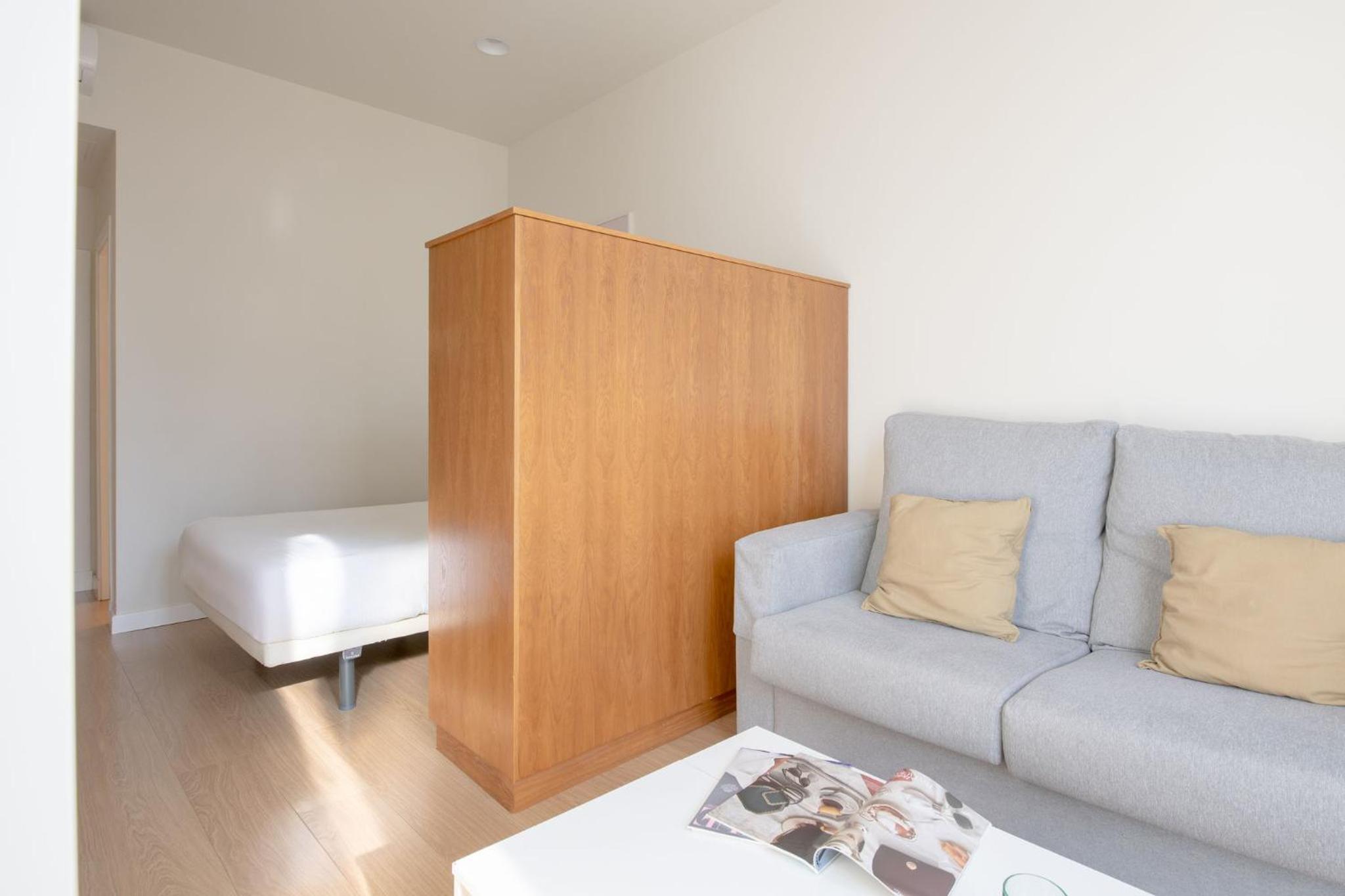 Suite with Balcony thumbnail 5
