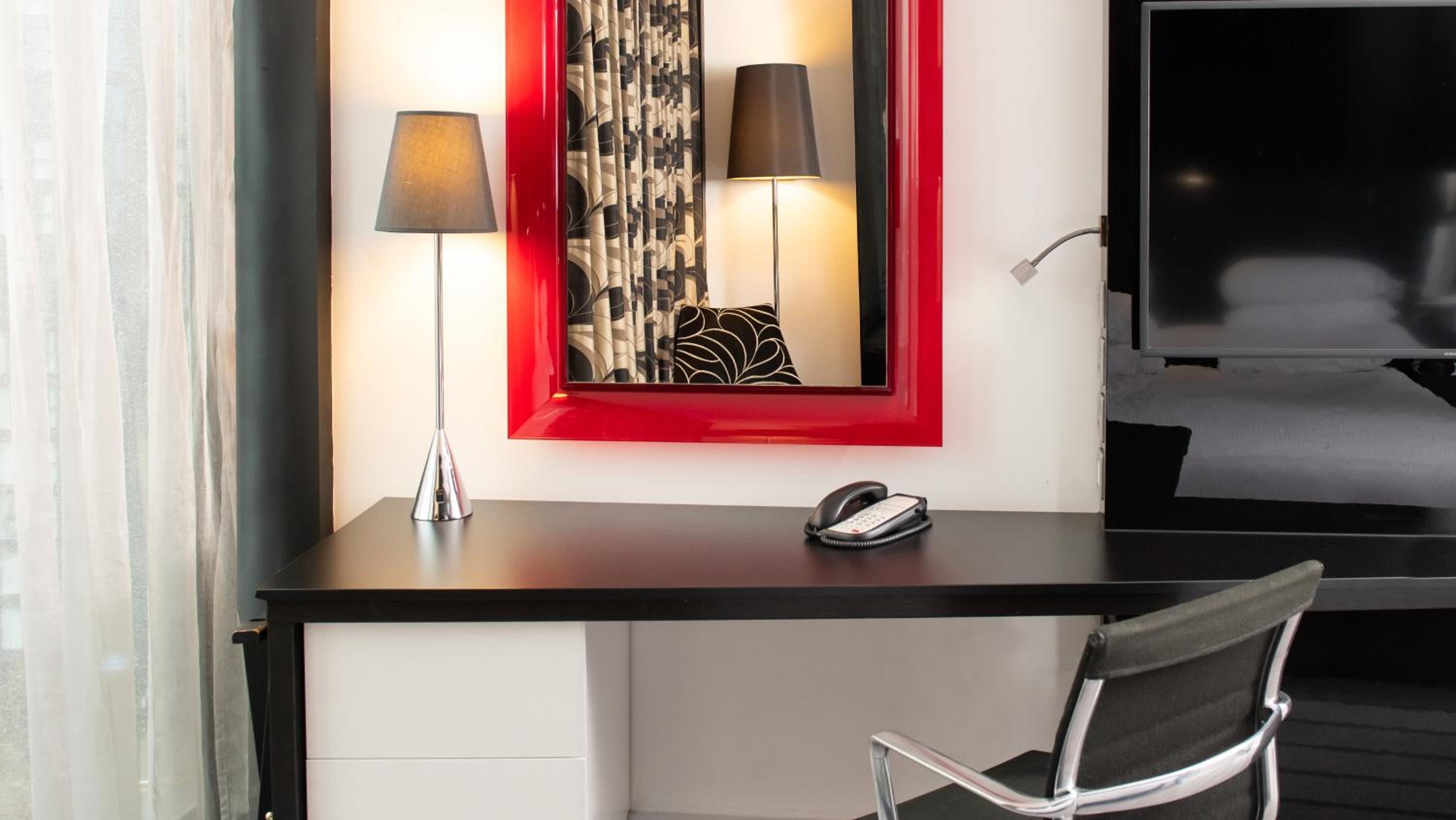 Standard King Room - Photo 4