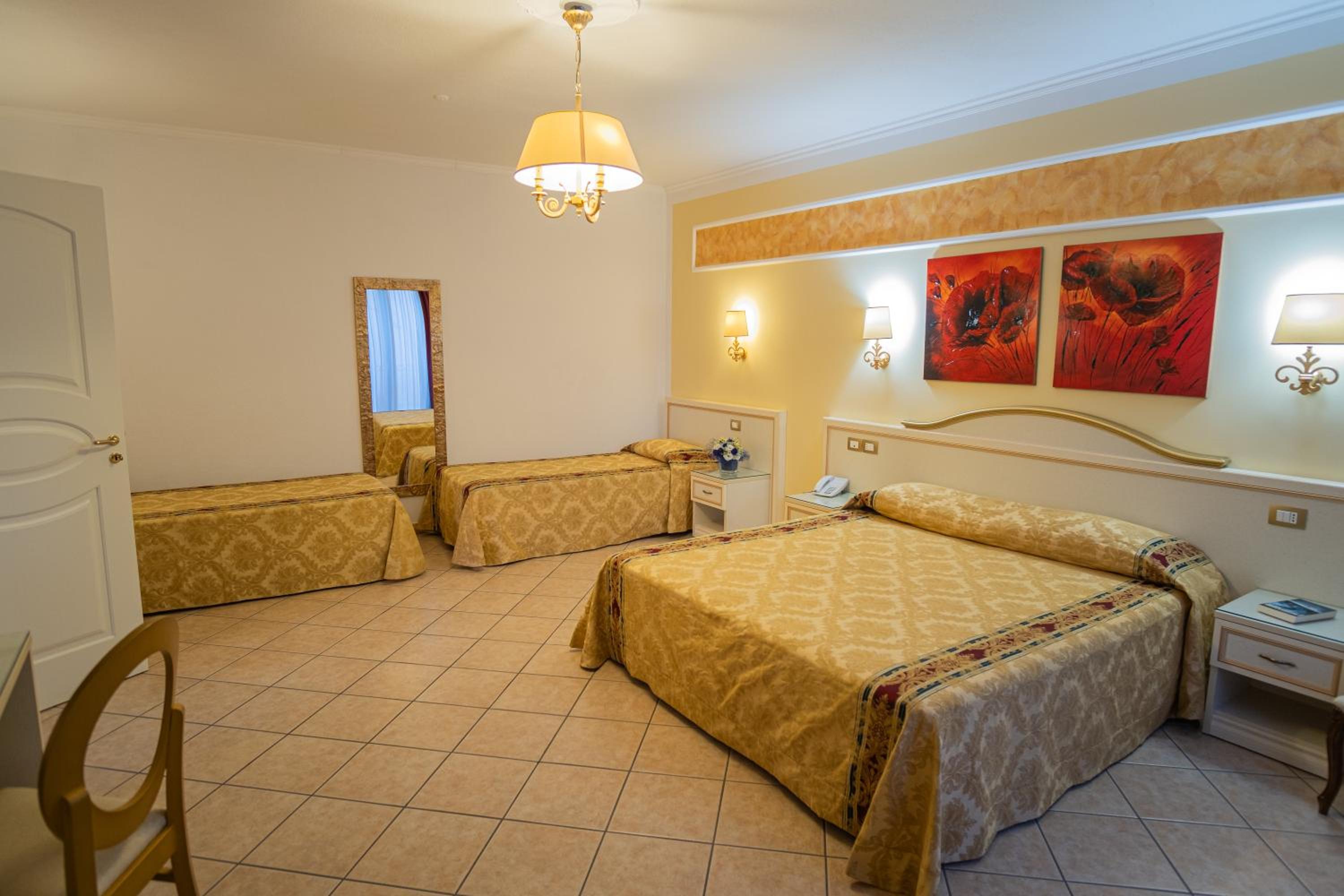 Suite with Terrace (4 Adults) - Photo 1