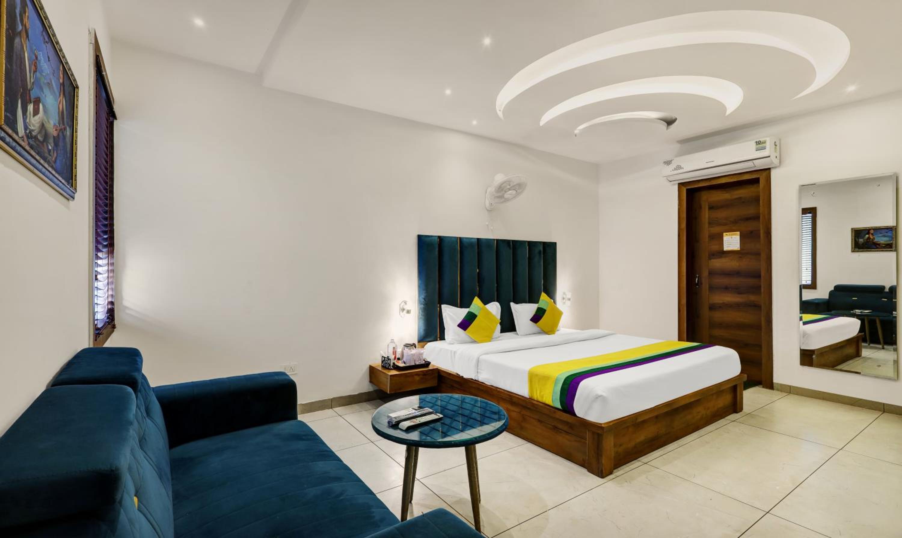 Deluxe Room - Photo 2