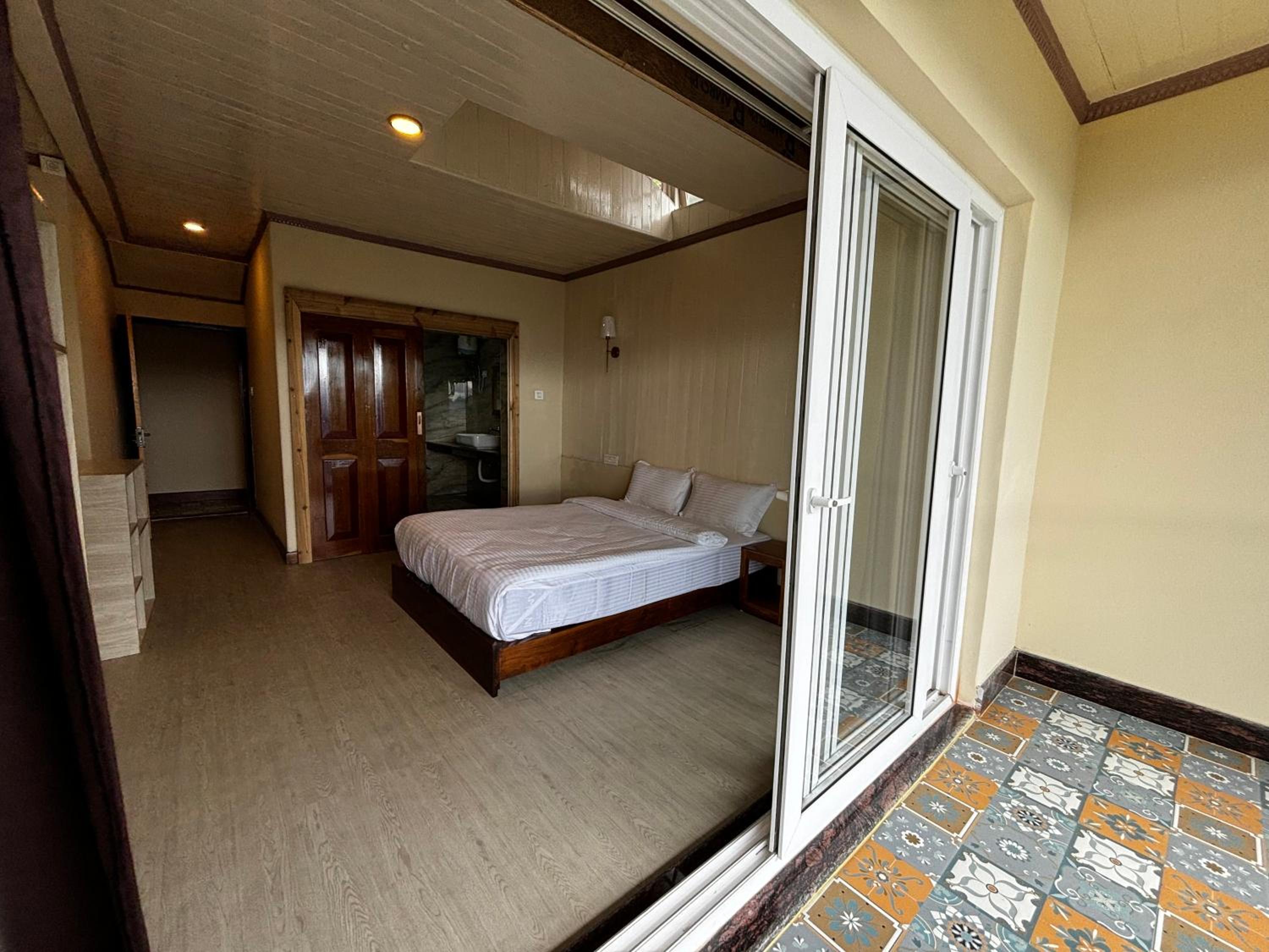 Deluxe Double Room with Balcony