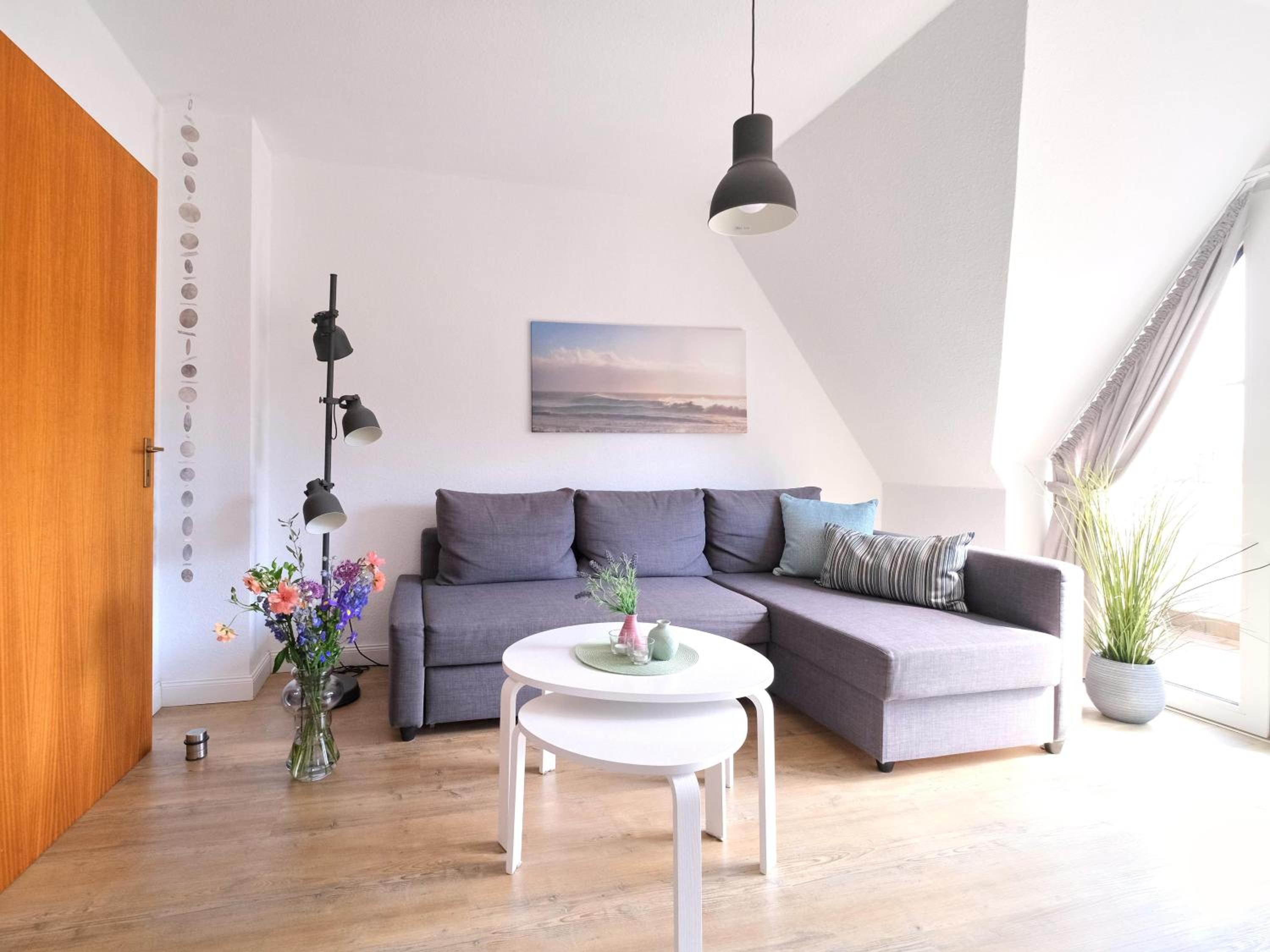 Apartment with Balcony photo 3