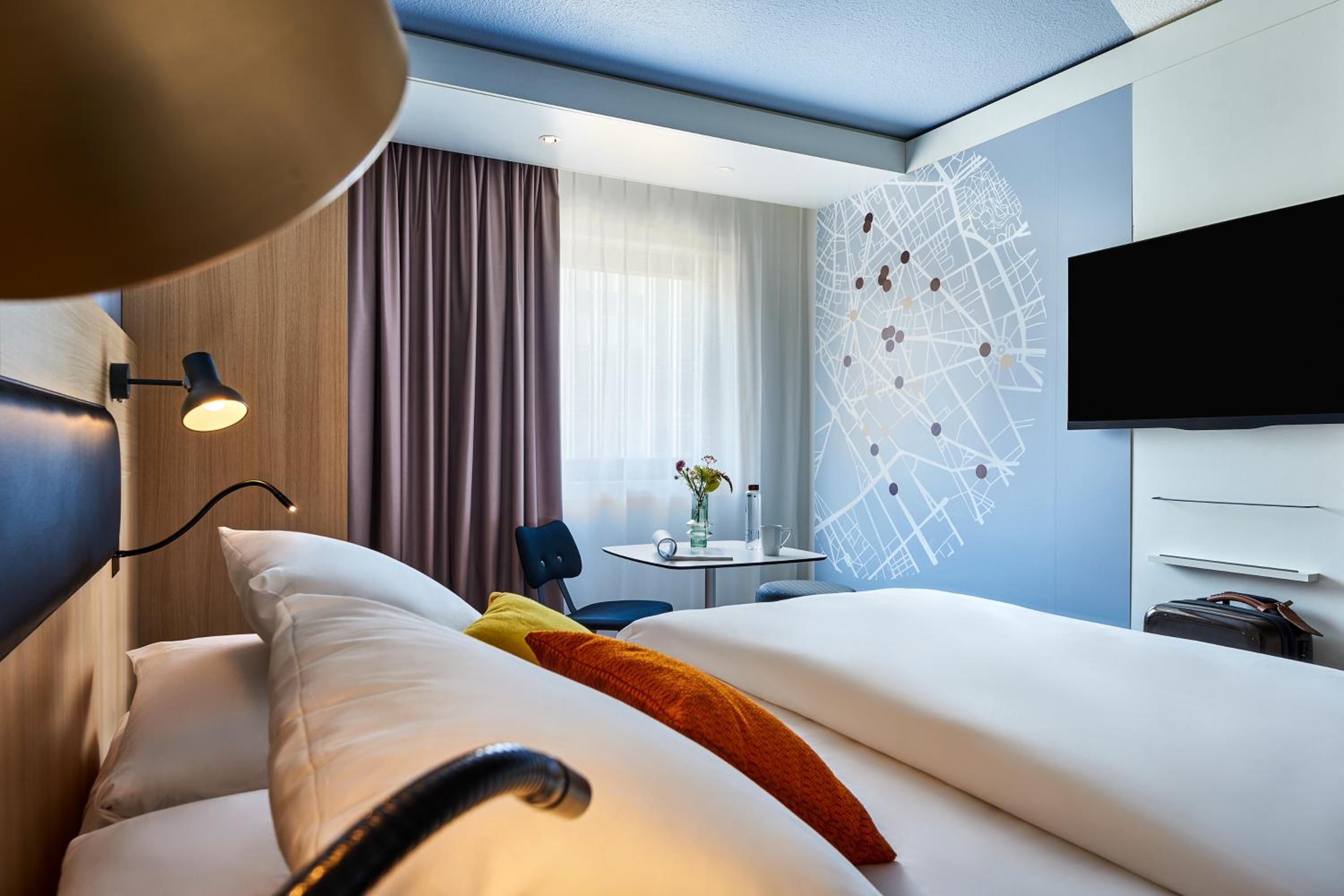 Two non-connecting Double rooms (2 people per room)