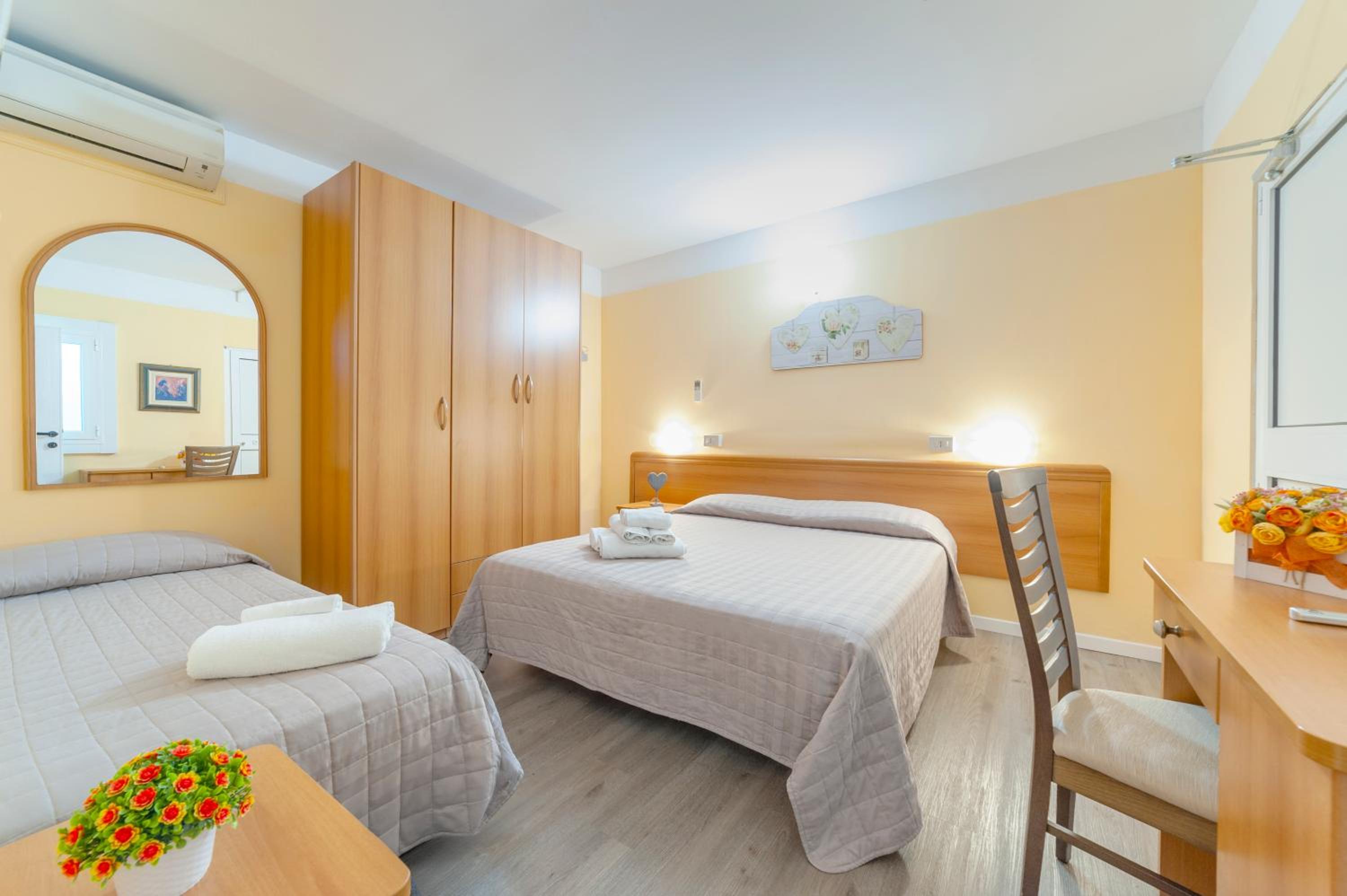 Economy Triple Room - Attic floor photo 1