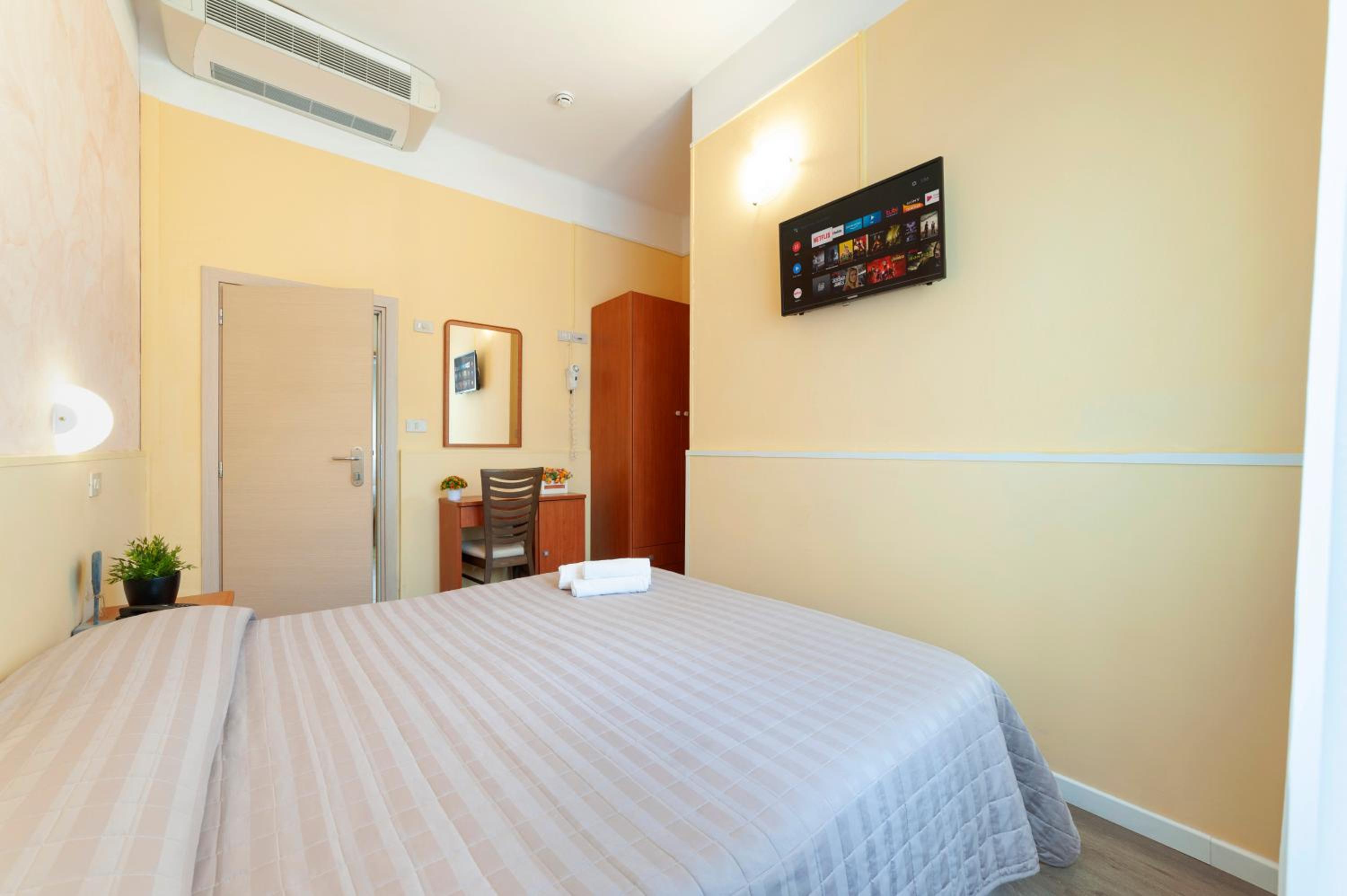 Economy Double Room - Ground floor photo 1