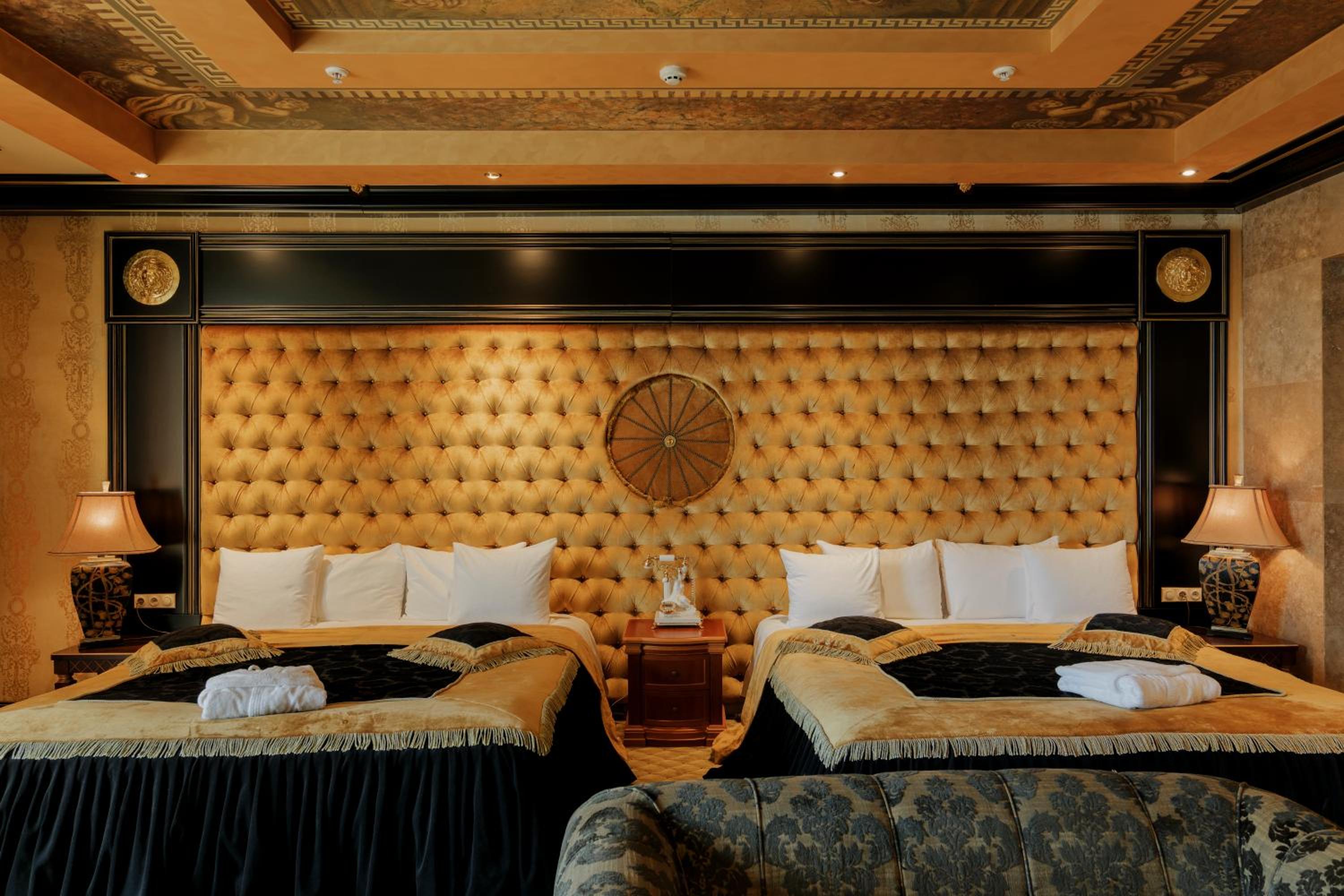 Versace Suite